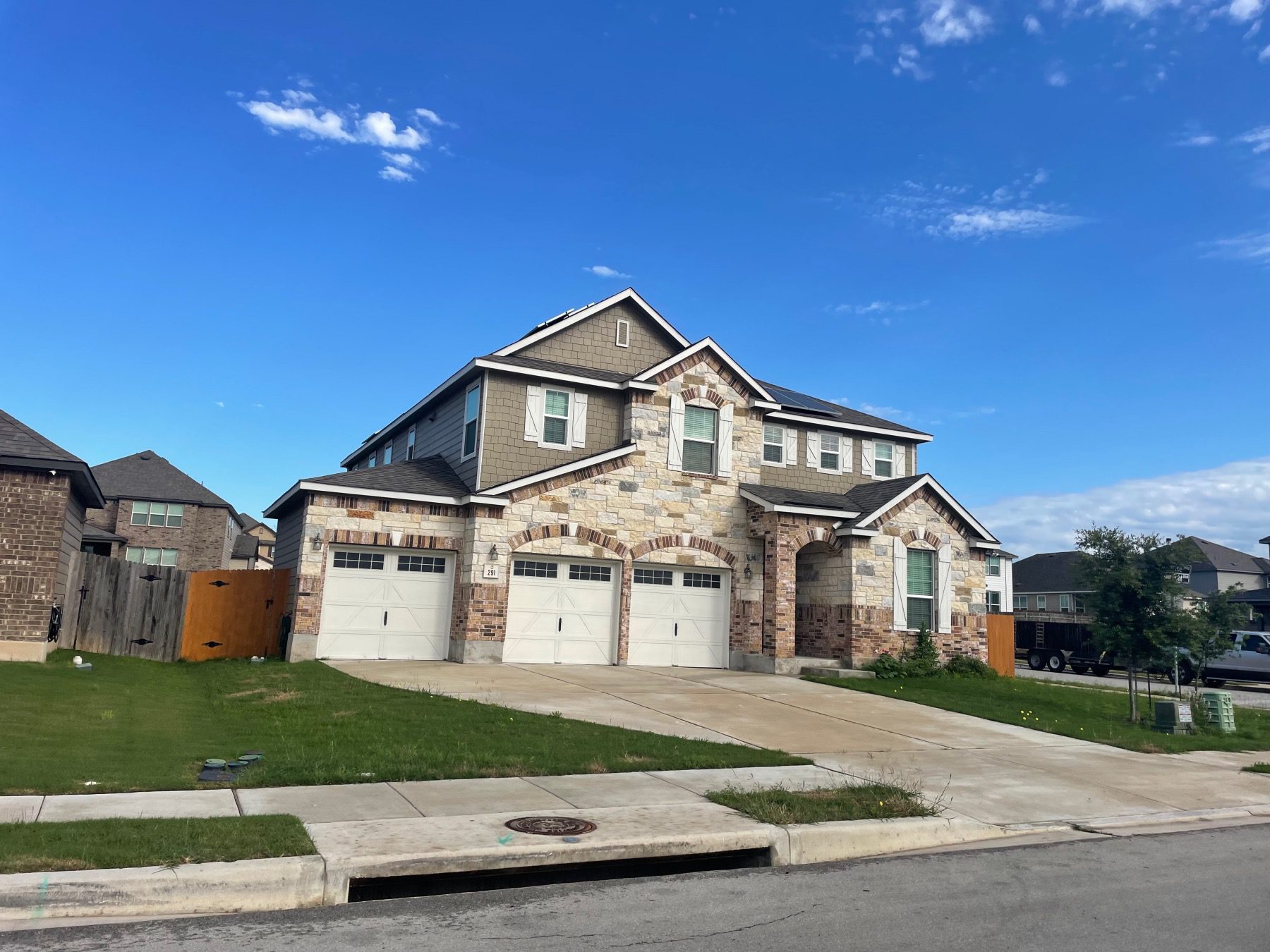 sunset hills home 3 car garage Kyle texas