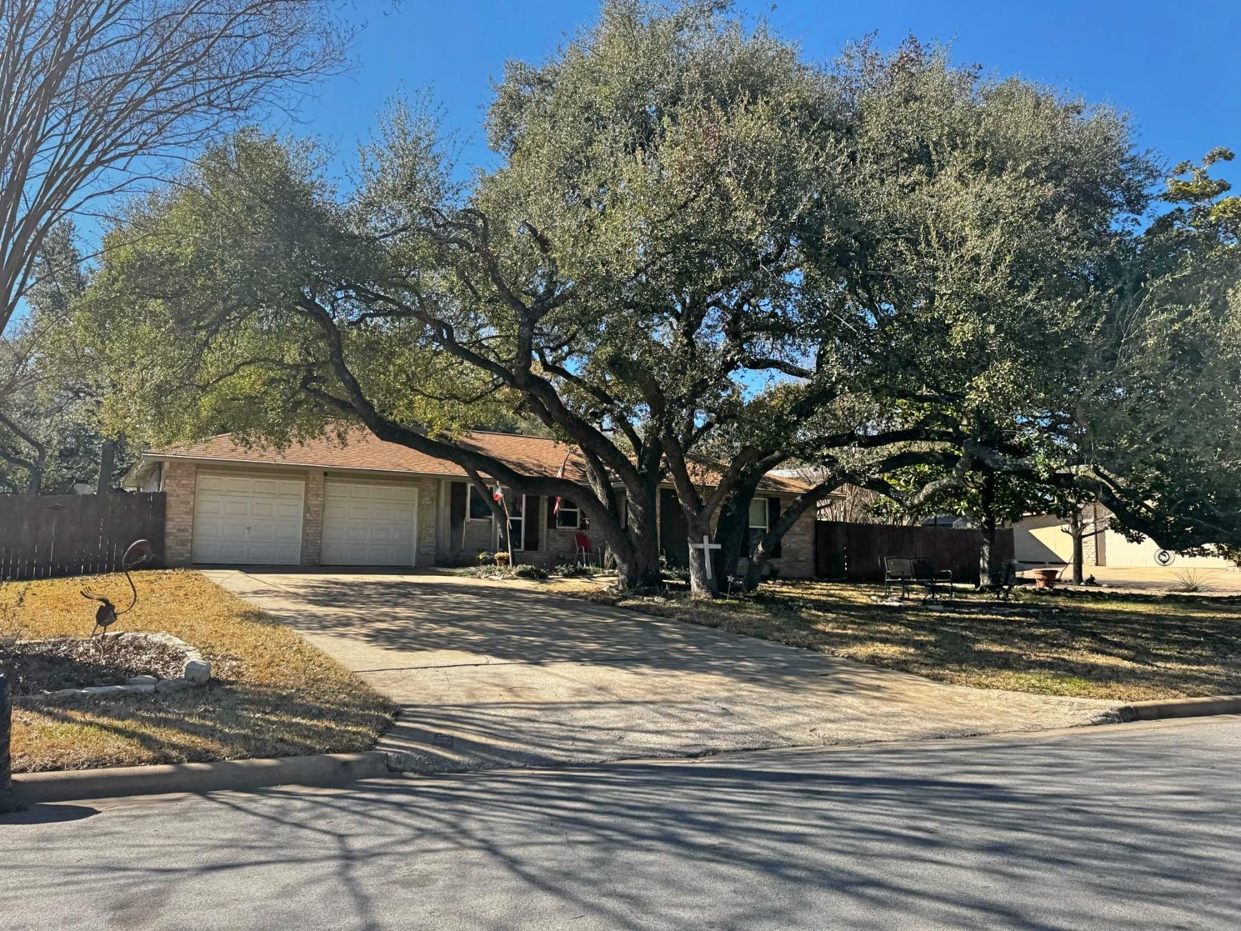 home in silverstone 78613
