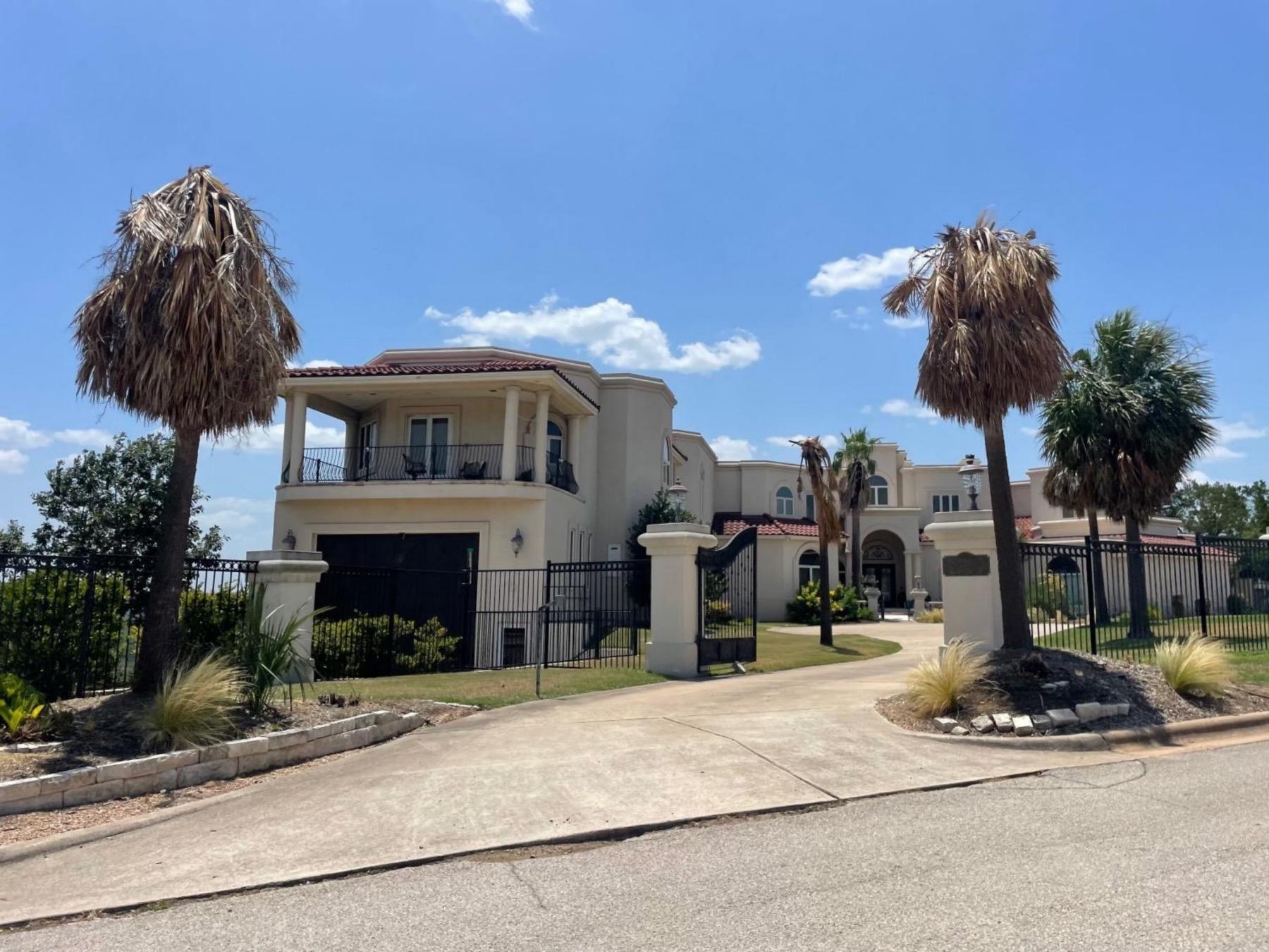 river pointe luxury estate in Austin 78730