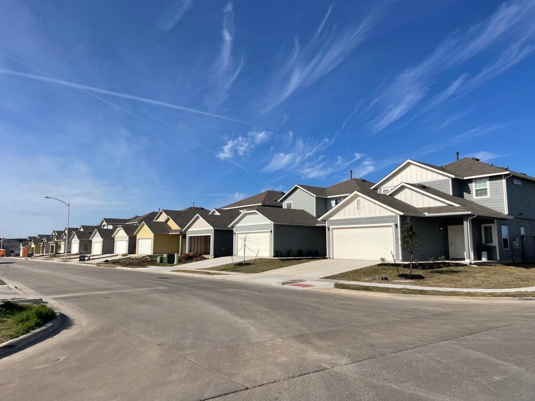 new homes in vistas of Austin 78747