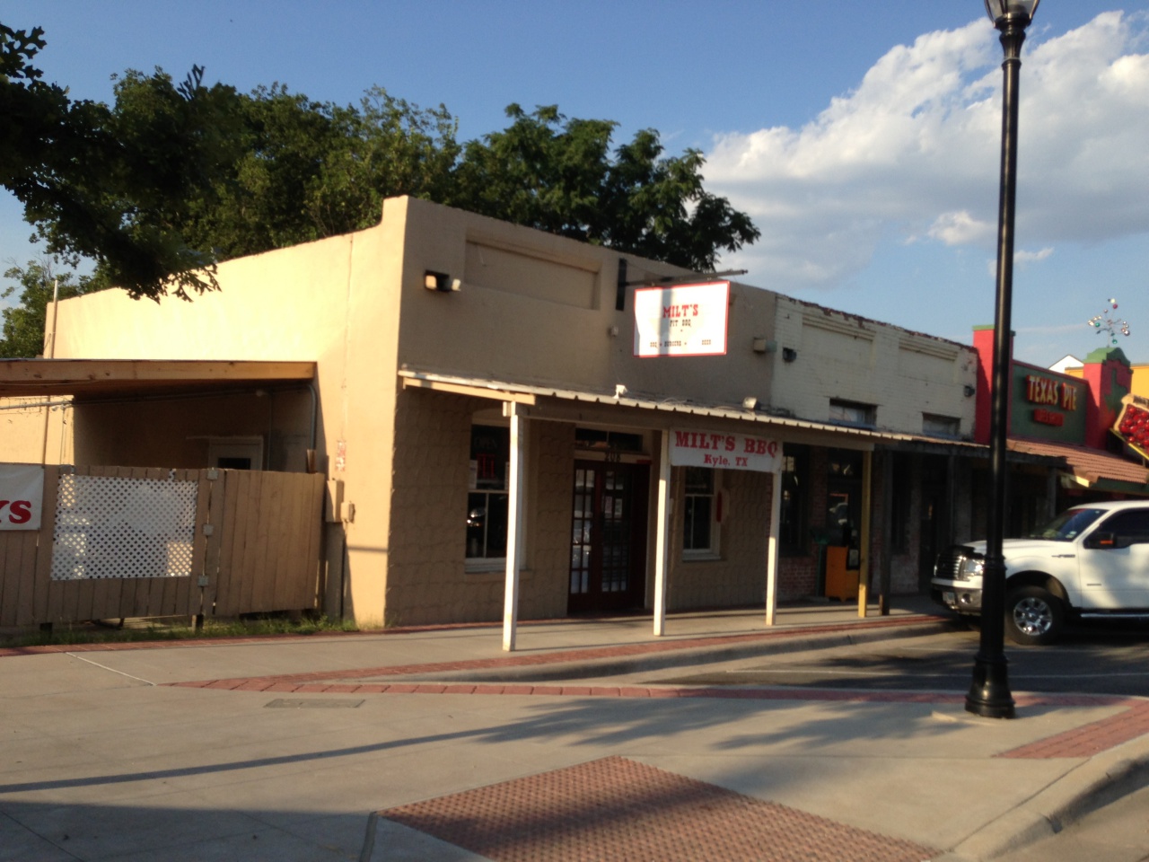 milts bbq Kyle tx