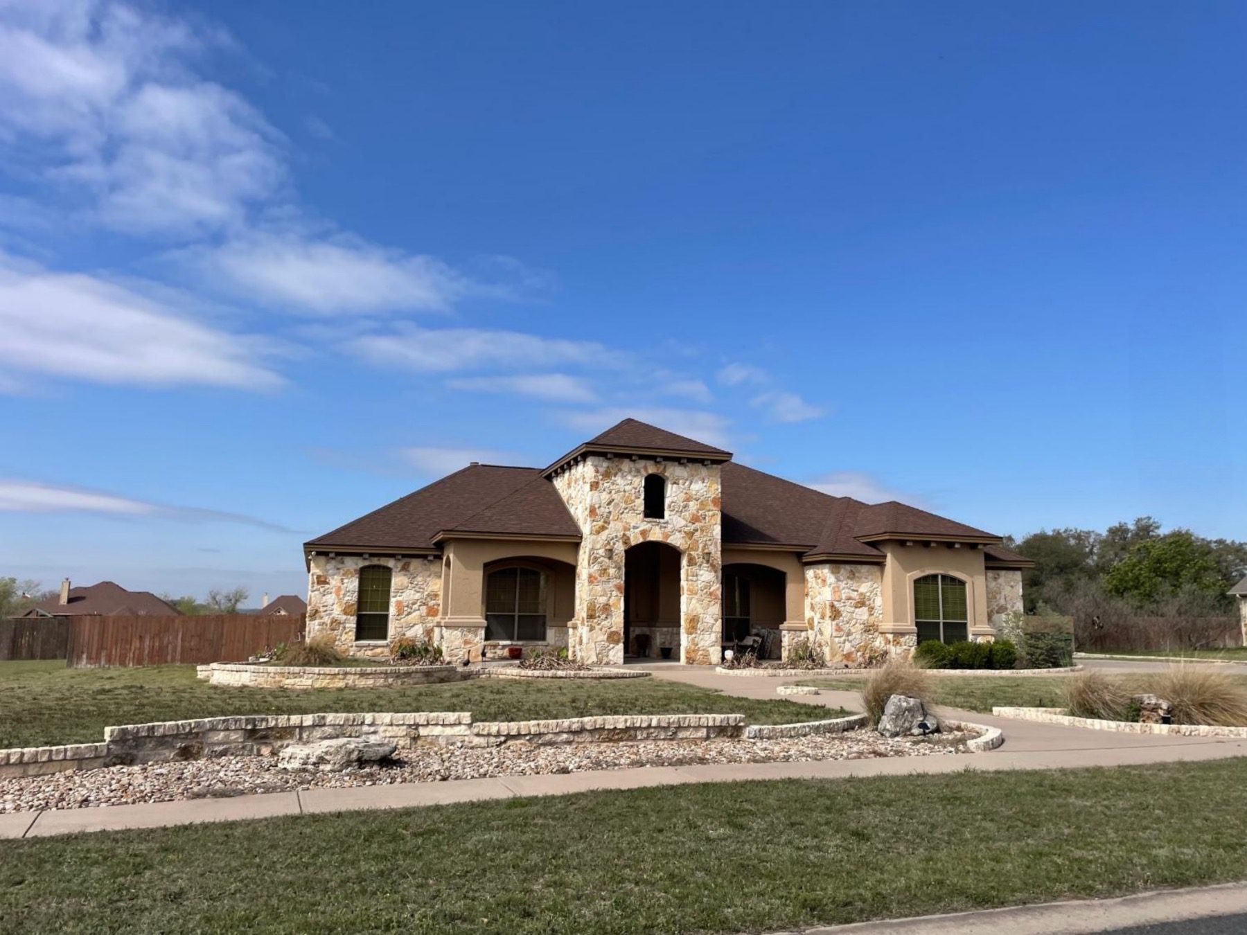 cierra vista one story home in liberty hill texas