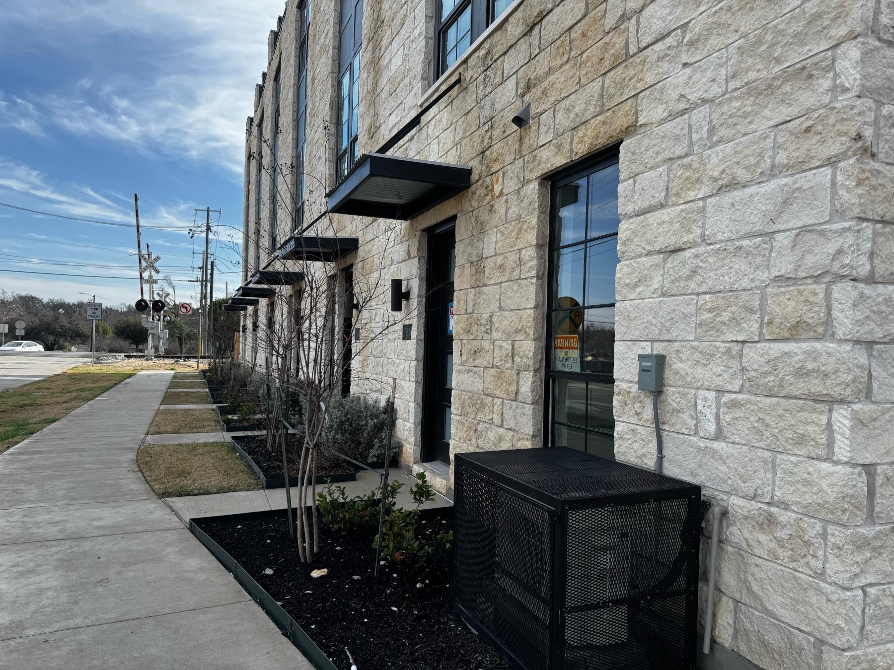 depot townhomes near railroad round rock