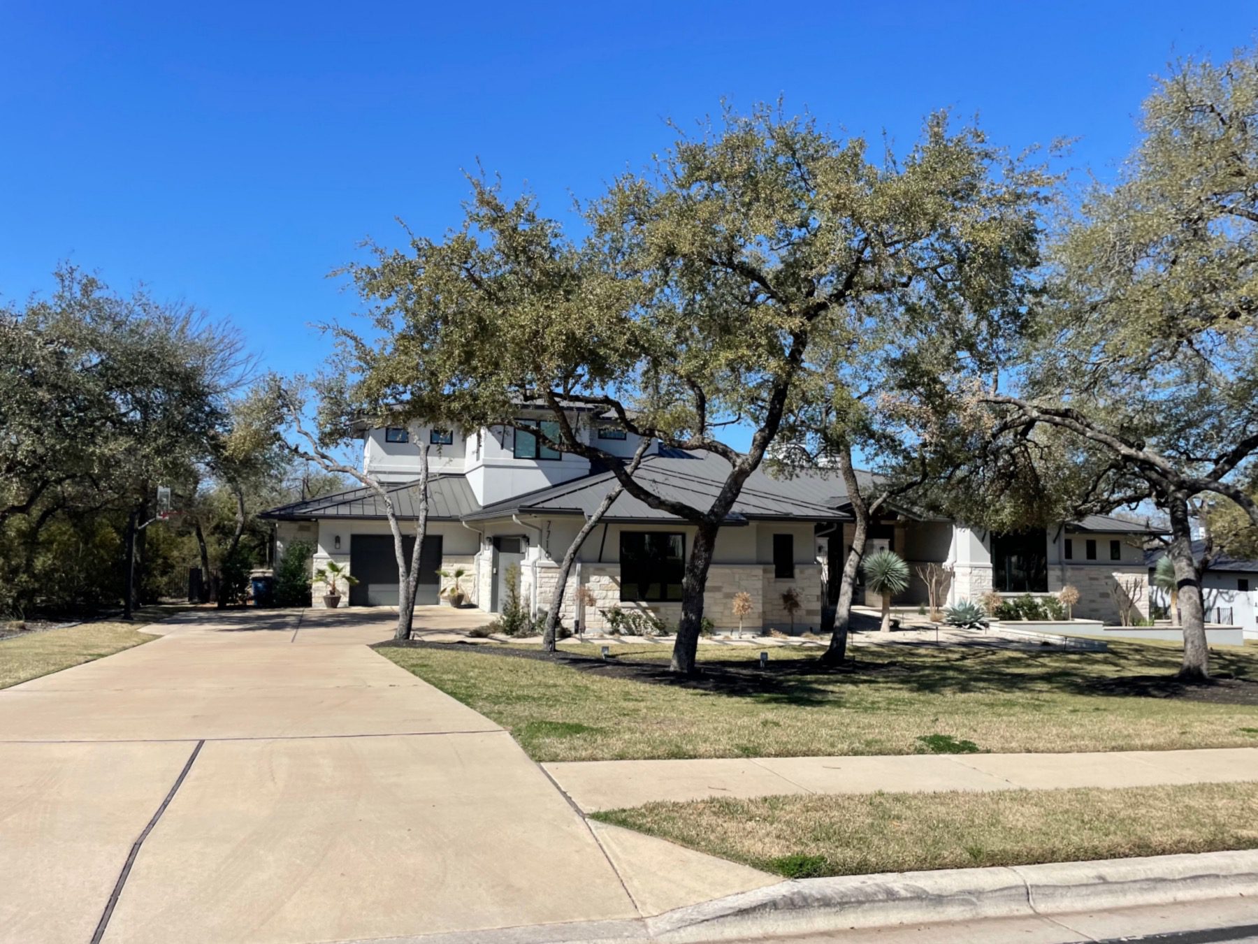 meridian park estates modern luxury home in Austin texas 78739