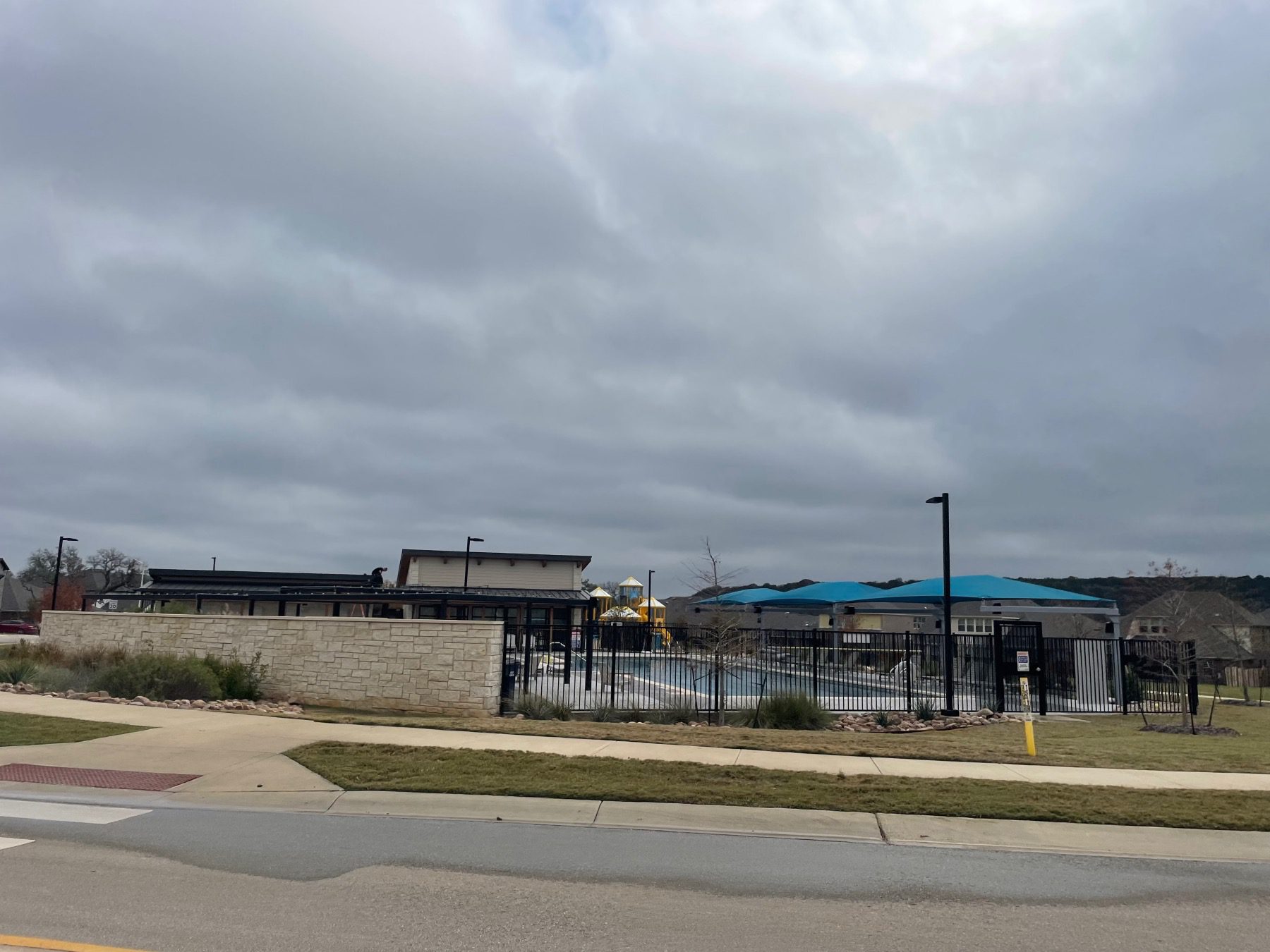 bluff view community pool leander