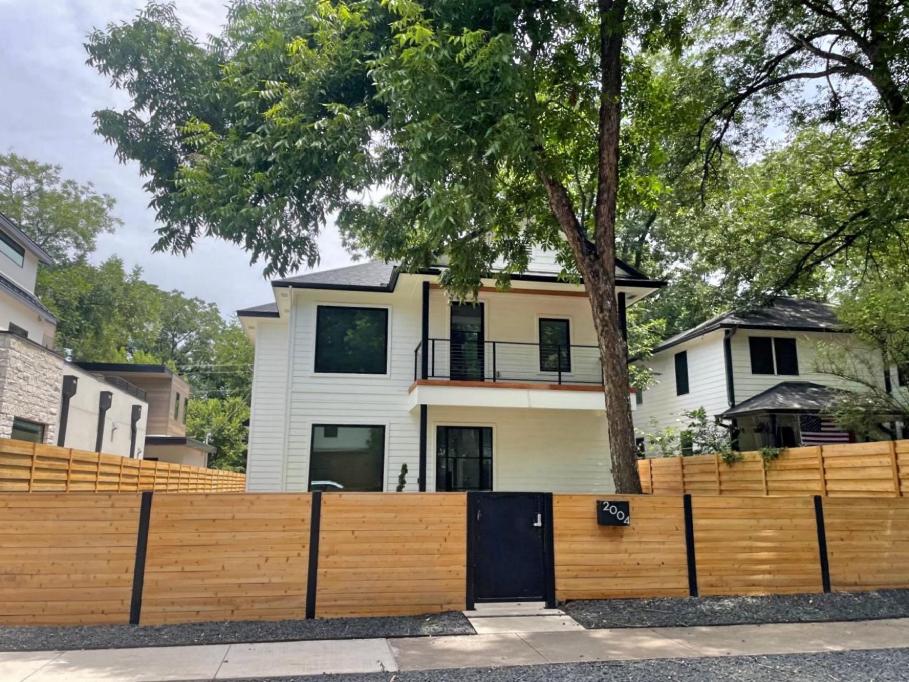 new construction in driving park East Austin