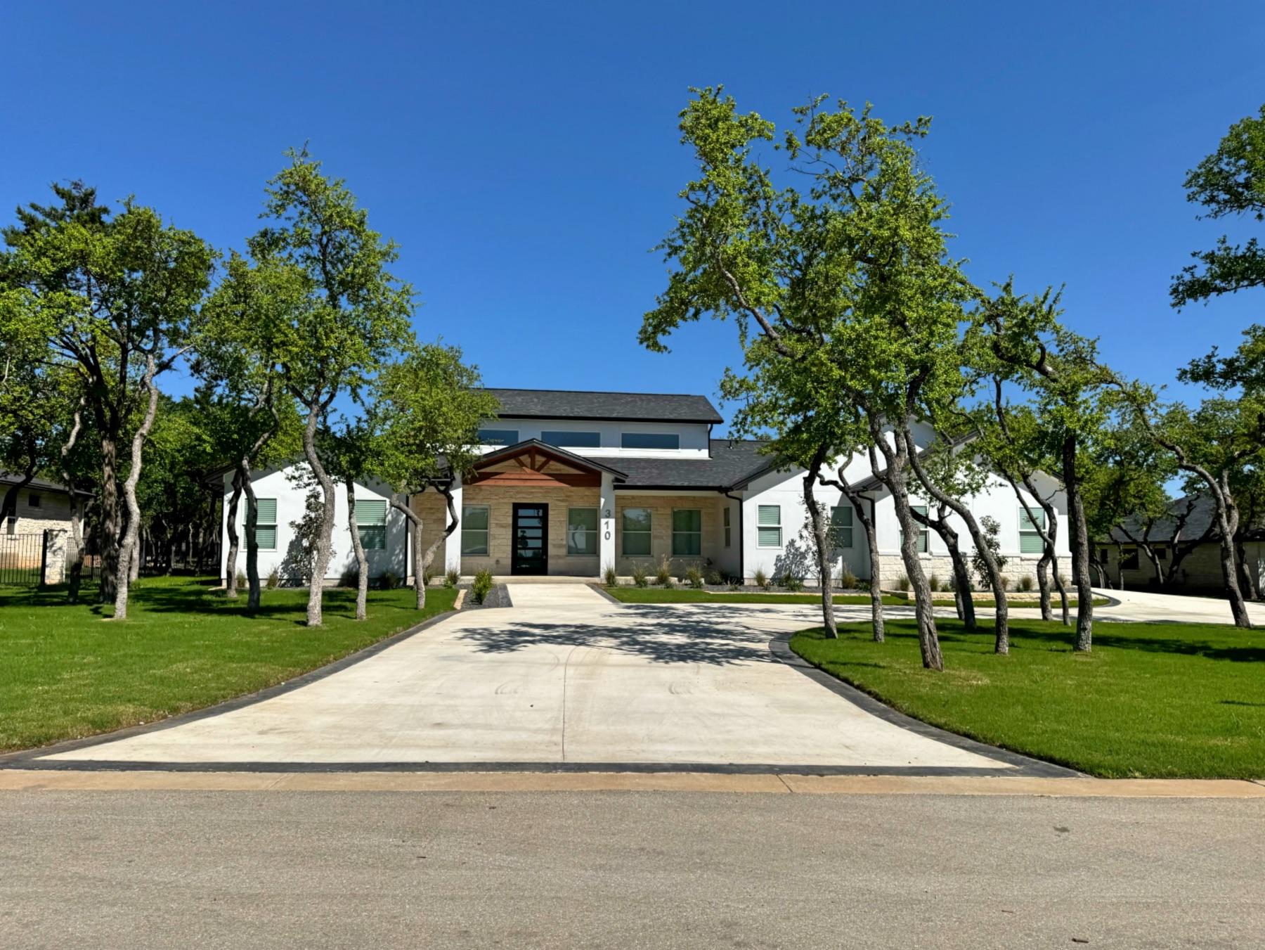 luxury one story home shady tree estates georgetown
