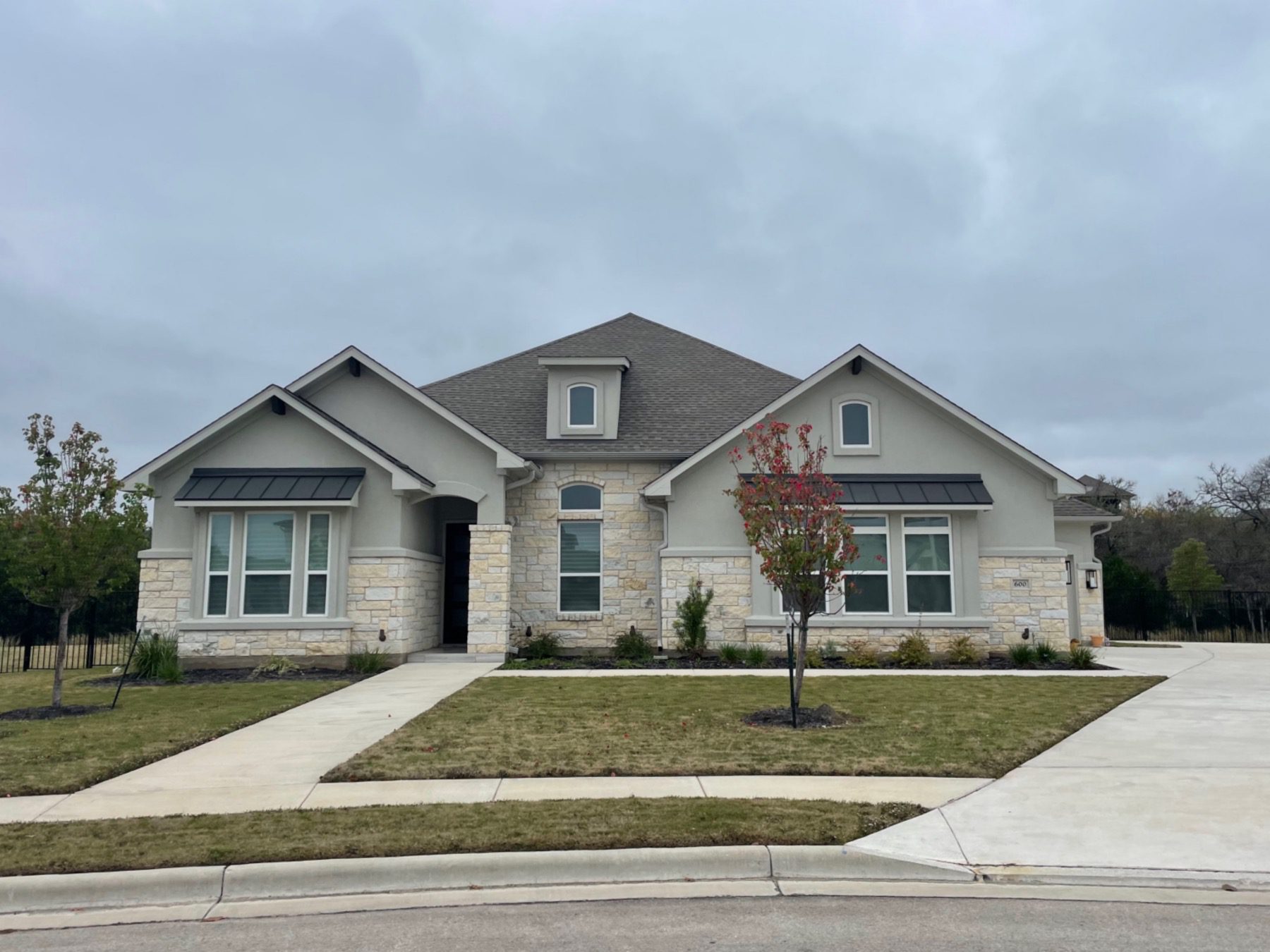 abrantes luxury one story home in cedar park
