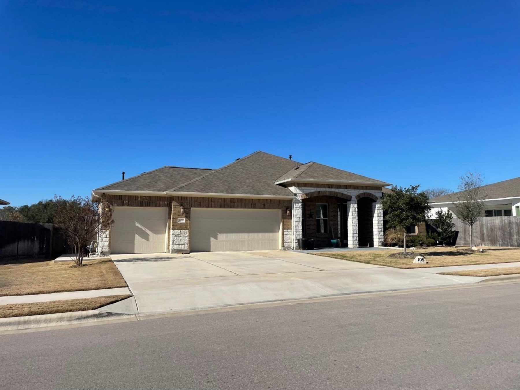 Thousand Oaks one story 3 car garage cedar park texas