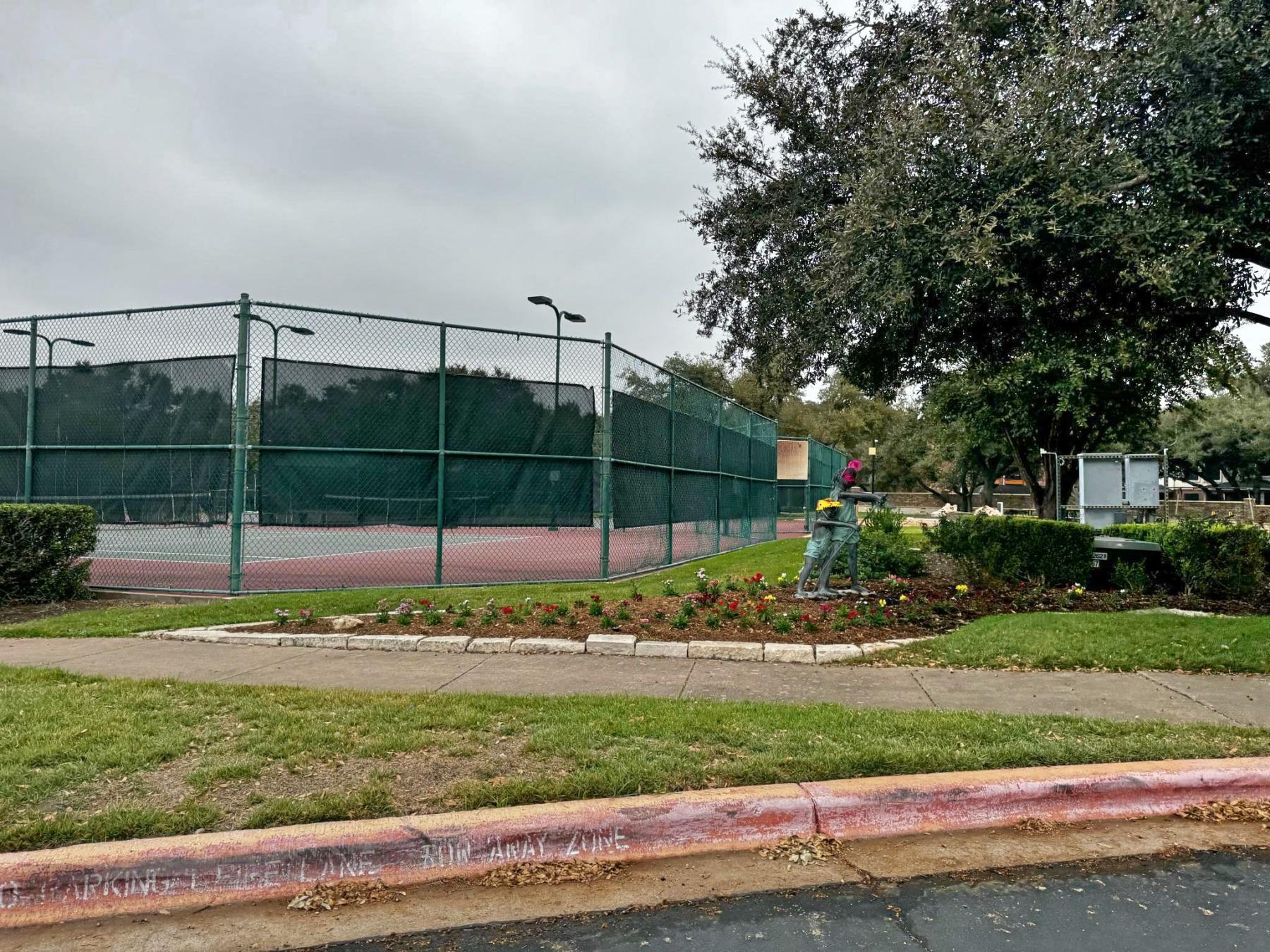 tennis courts in Forest Creek