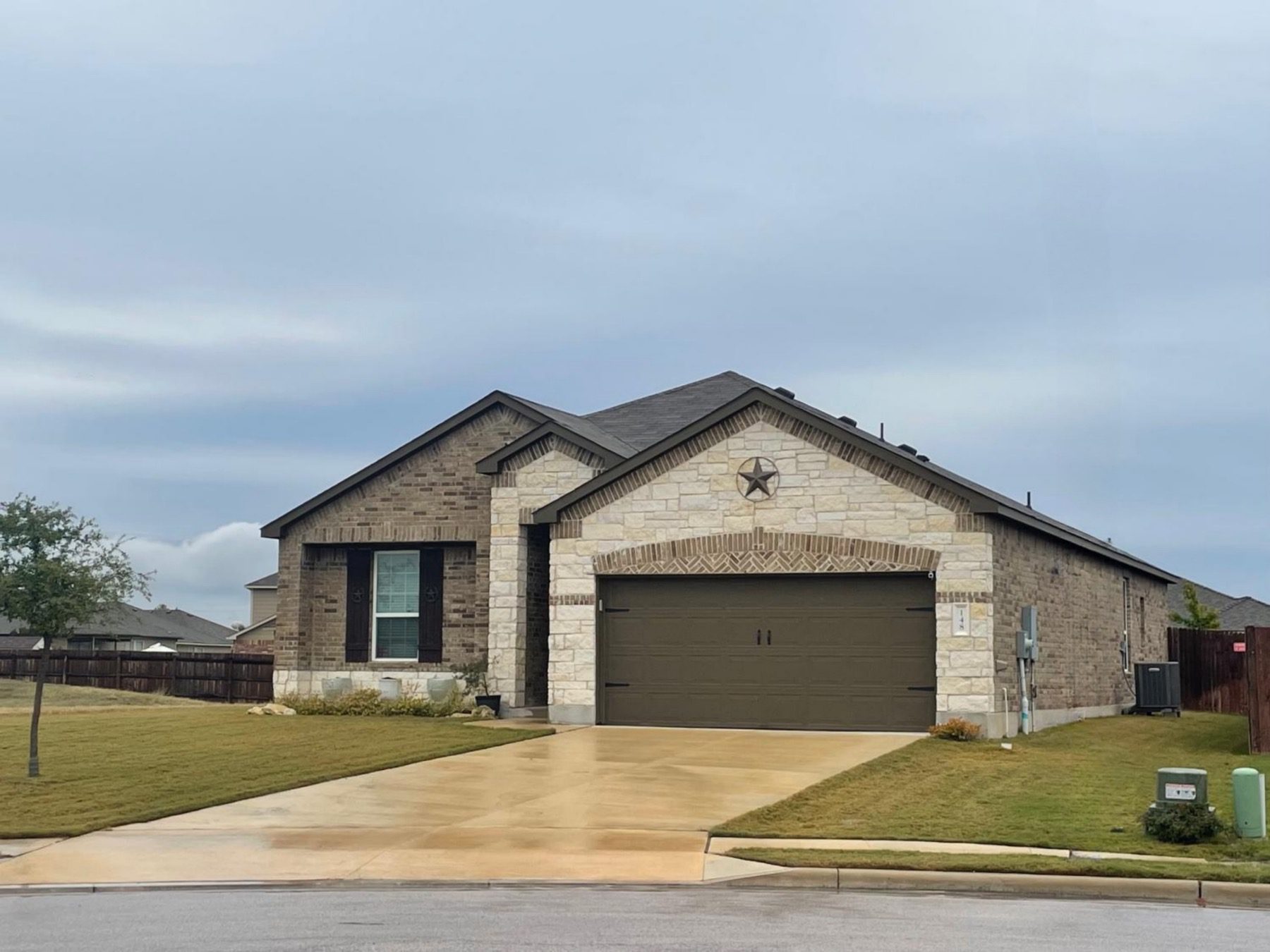 one story home in summerlyn leander