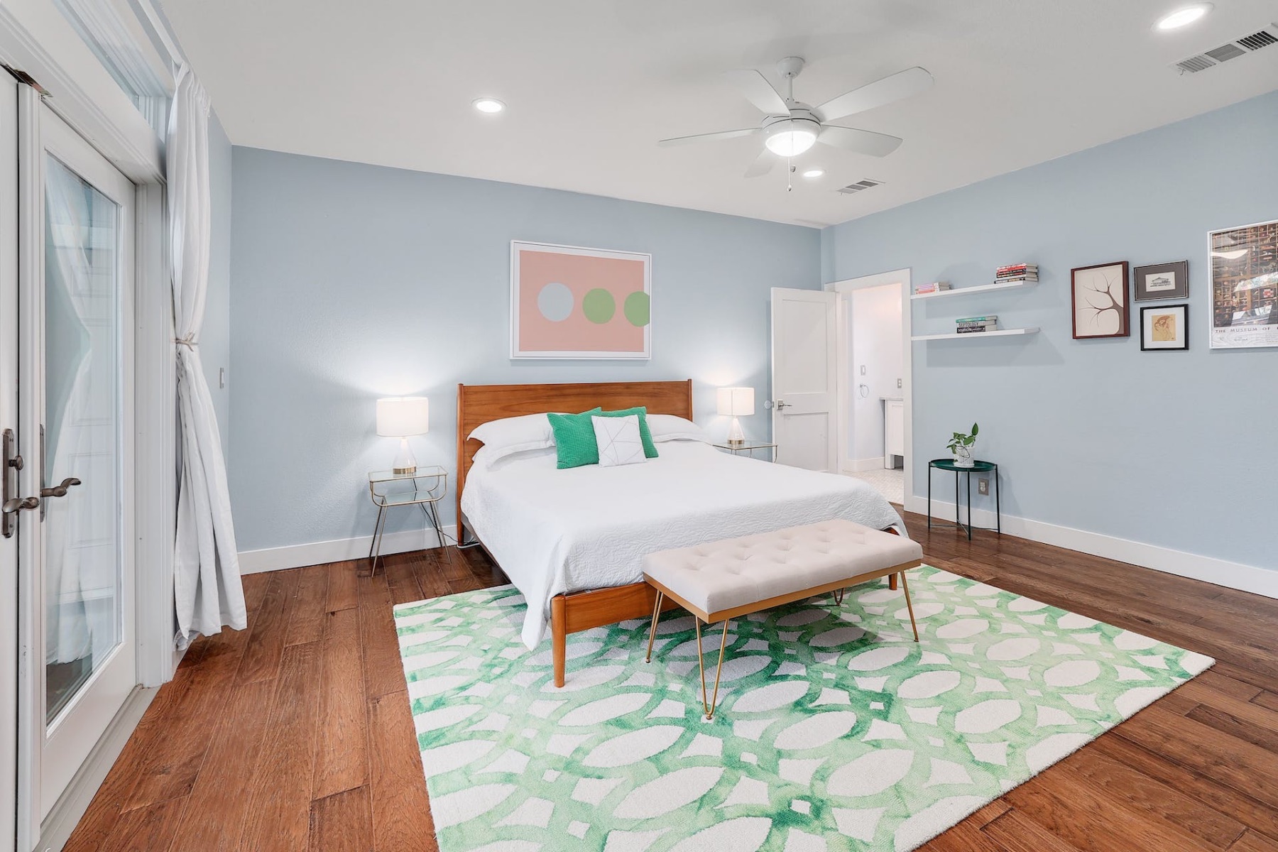 Hyde Park bedroom home staging