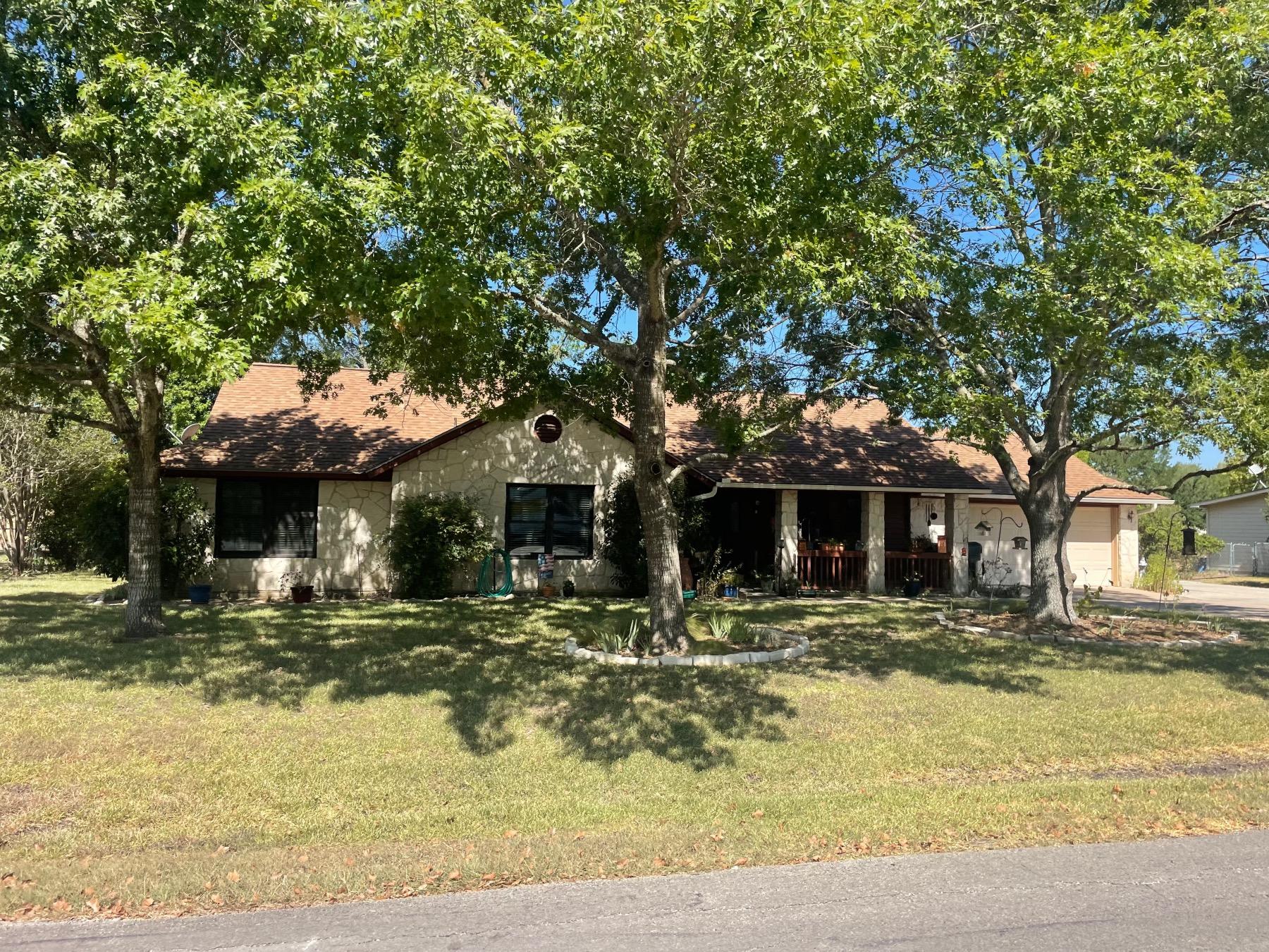 sequoyah one story stone home buda