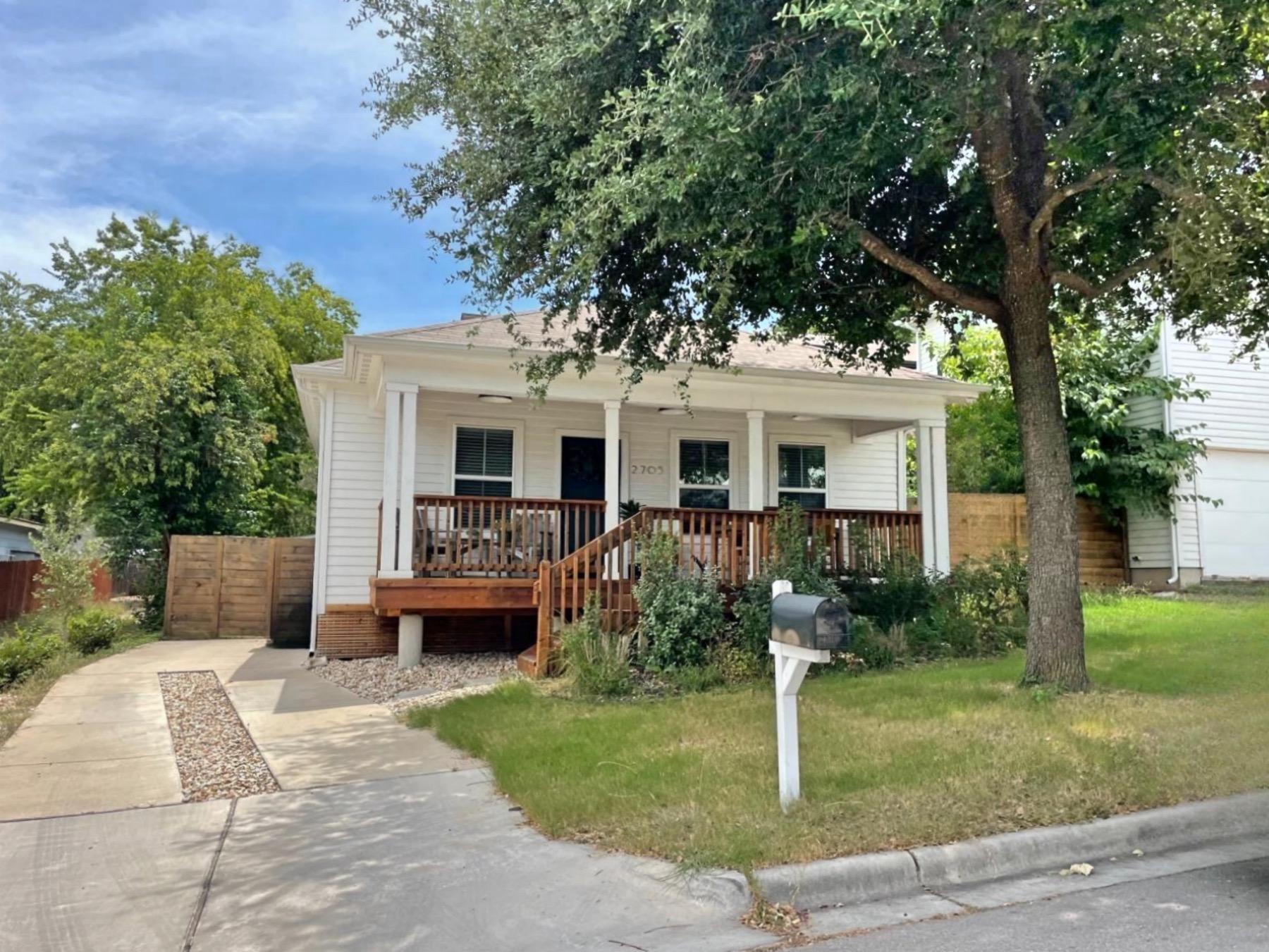 chestnut east Austin home with porch