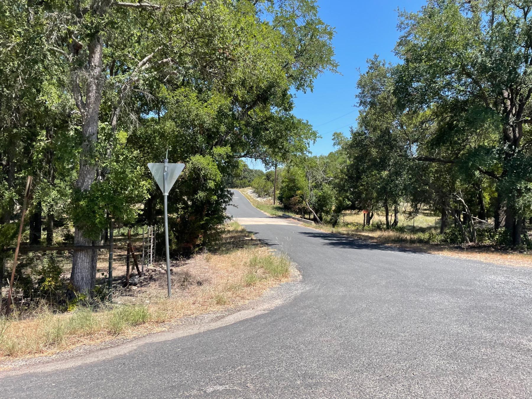springtreek ranch liberty hill street no sidewalks