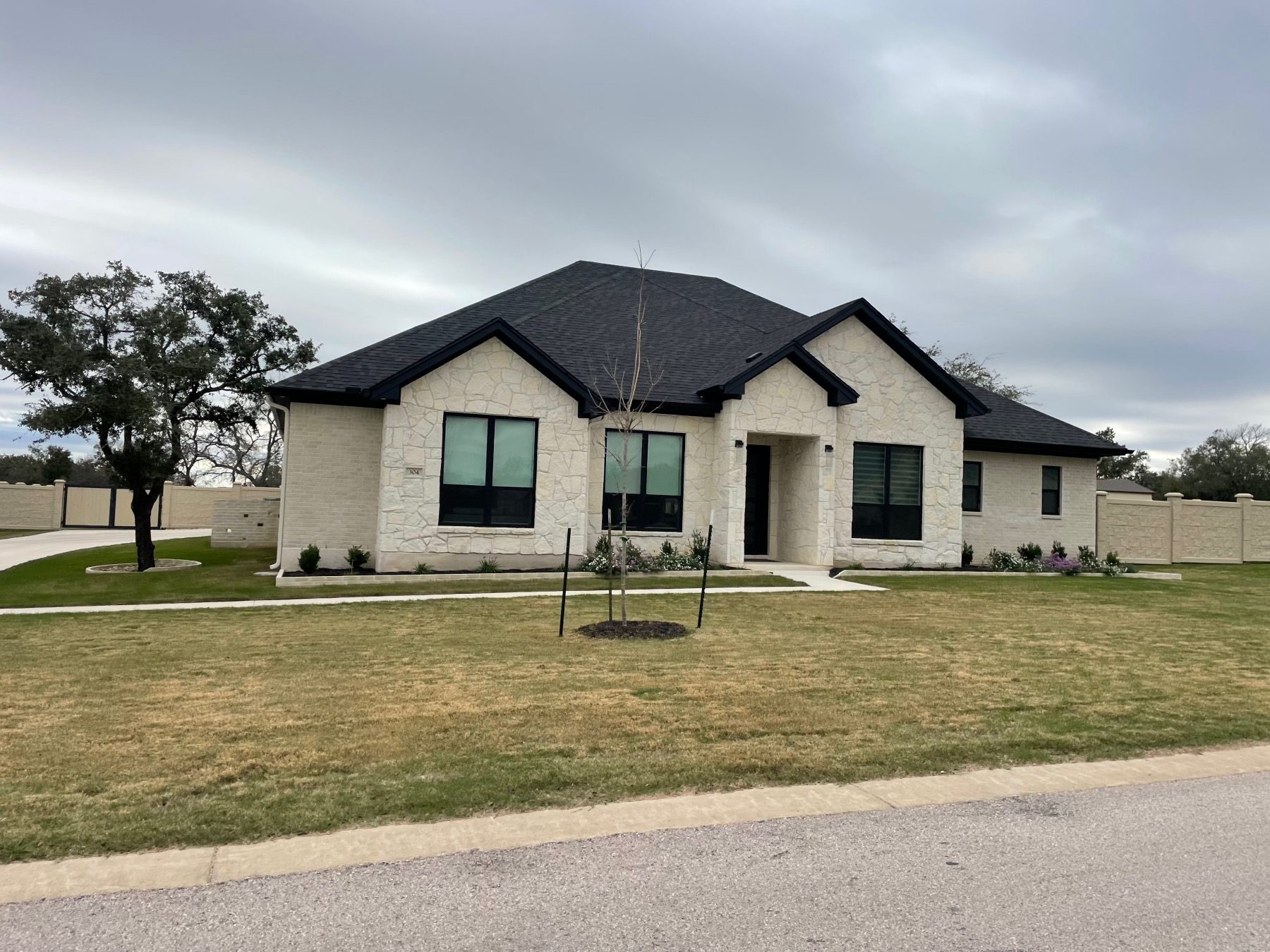 somerset ranch home with side entry fence gate georgetown