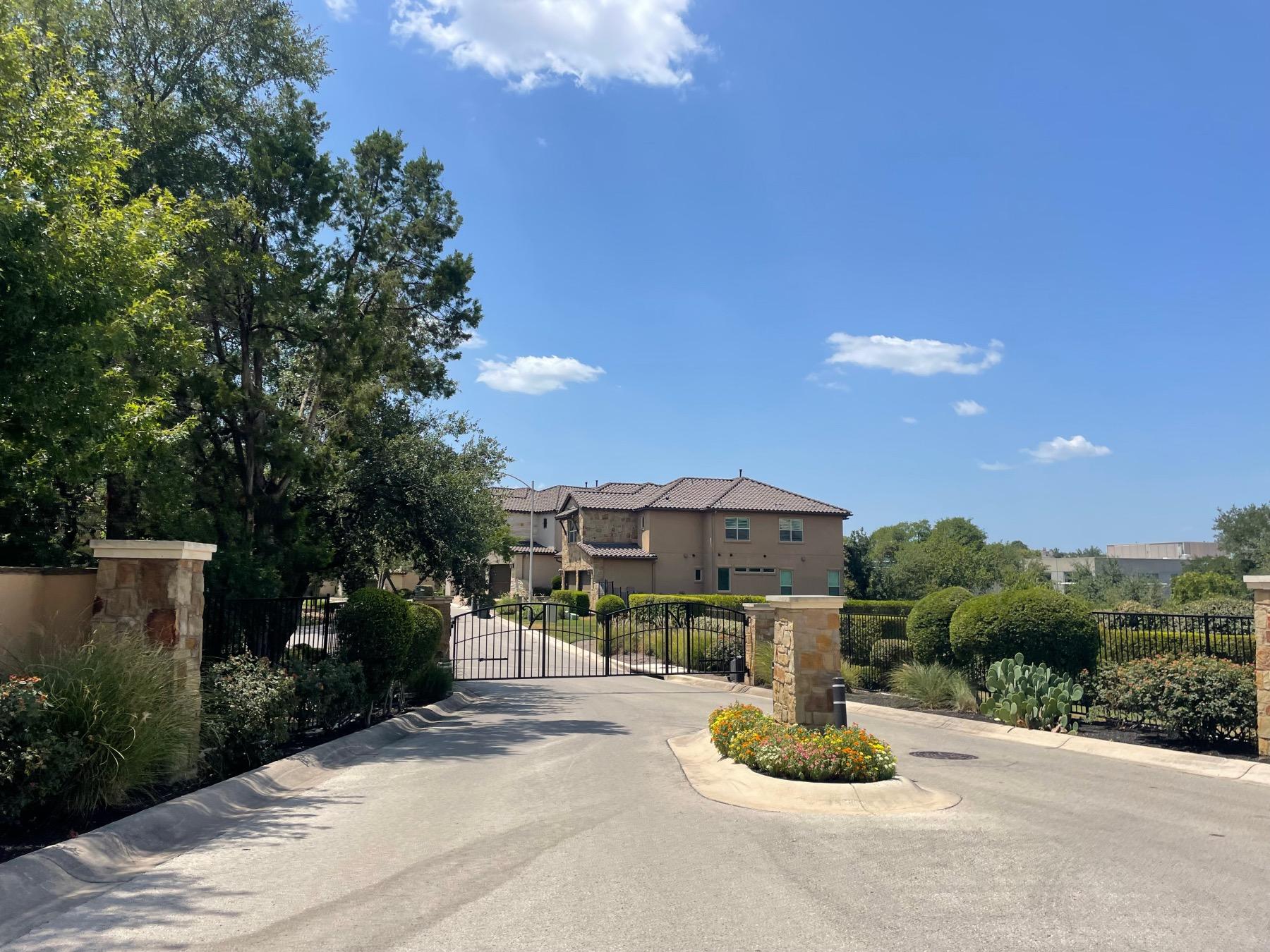 villas at davenport Austin gated entrance