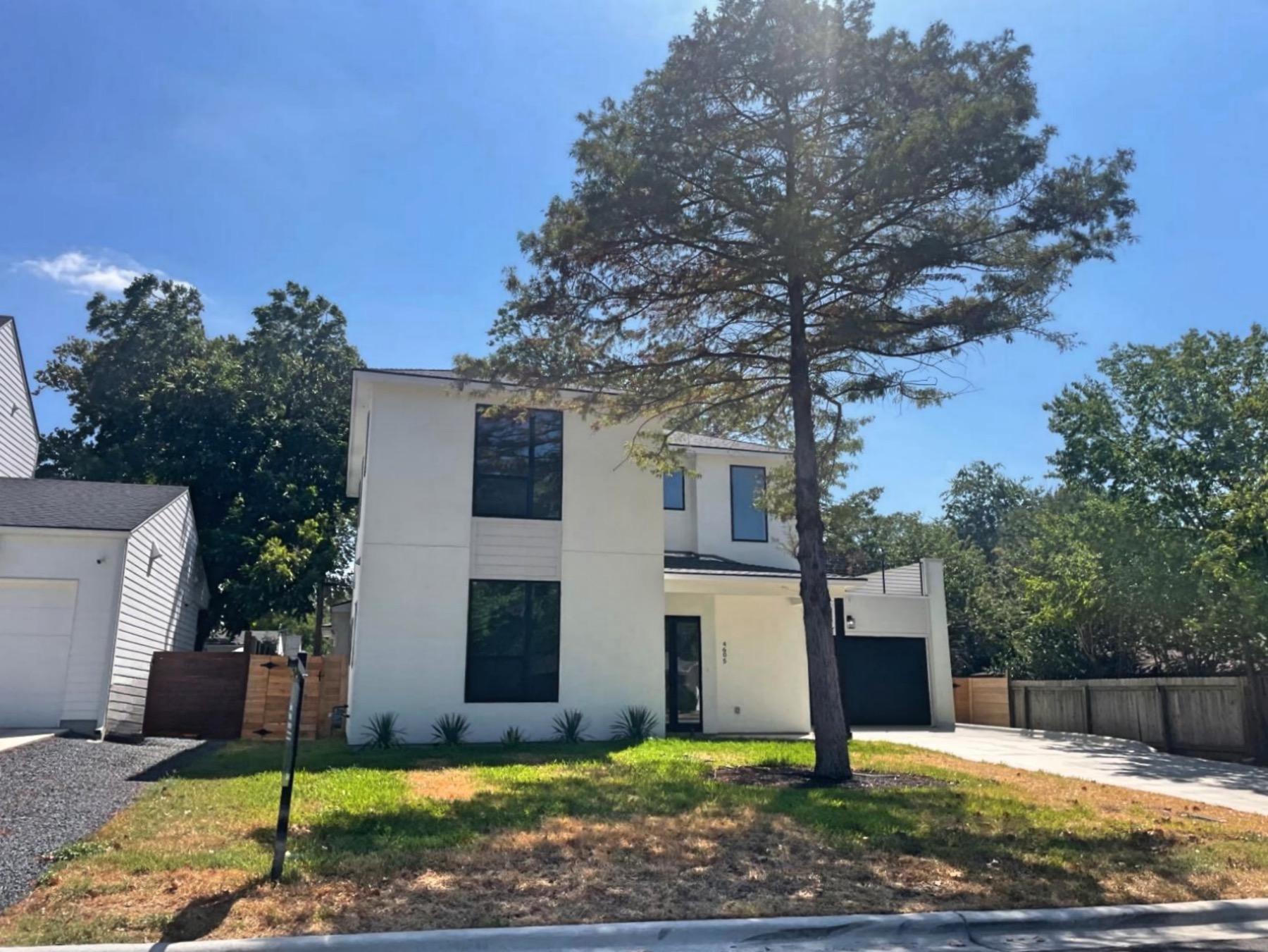 park forest new home with garage Austin texas 78745