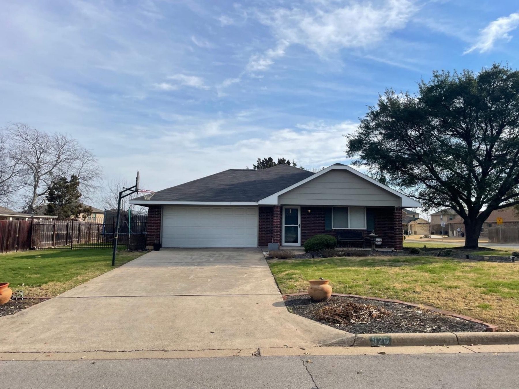mason creek Leander one story corner lot