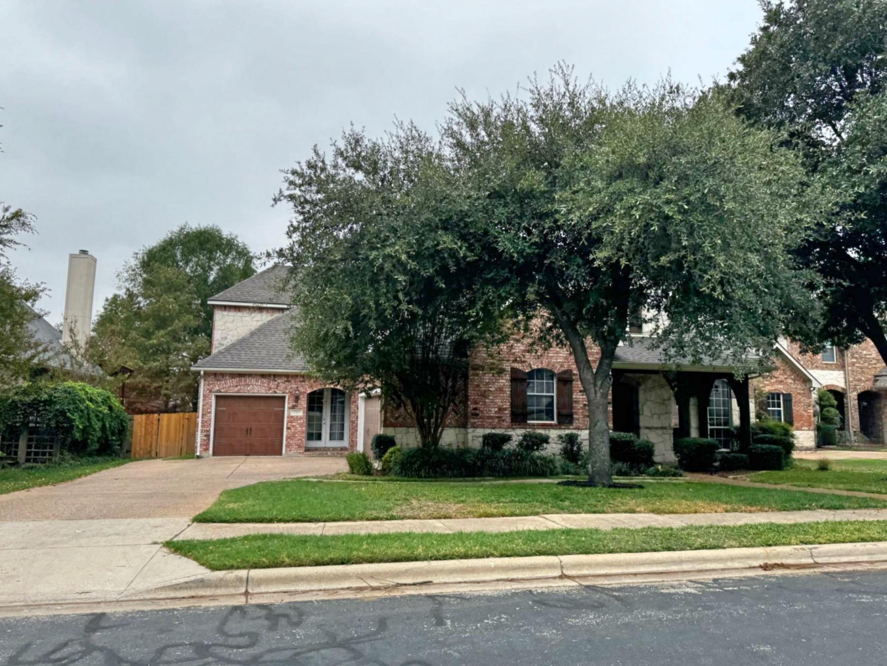 Lake Forest luxury home brick and stone Round Rock TX