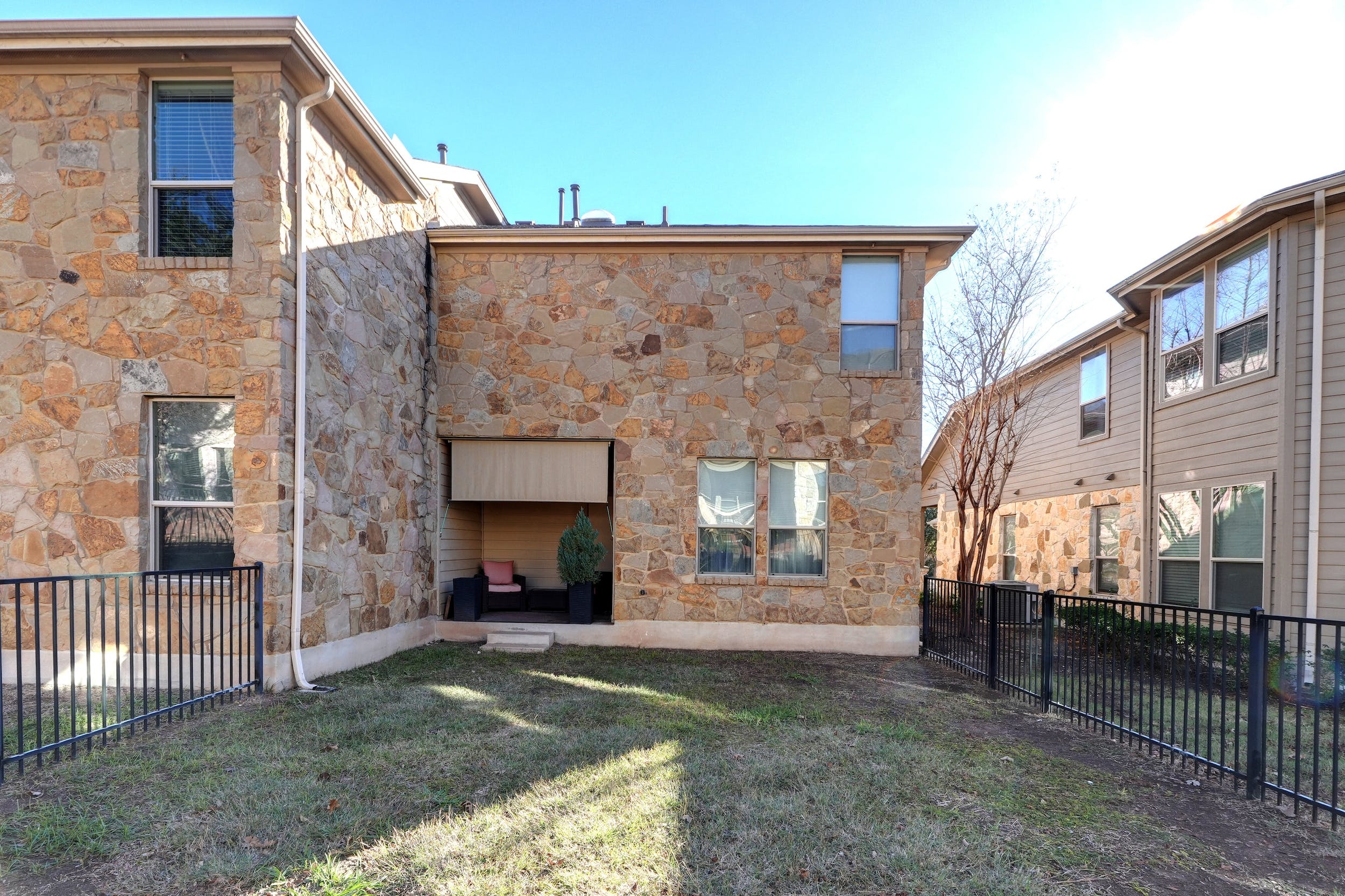 7517 colina vista A Austin private rear patio