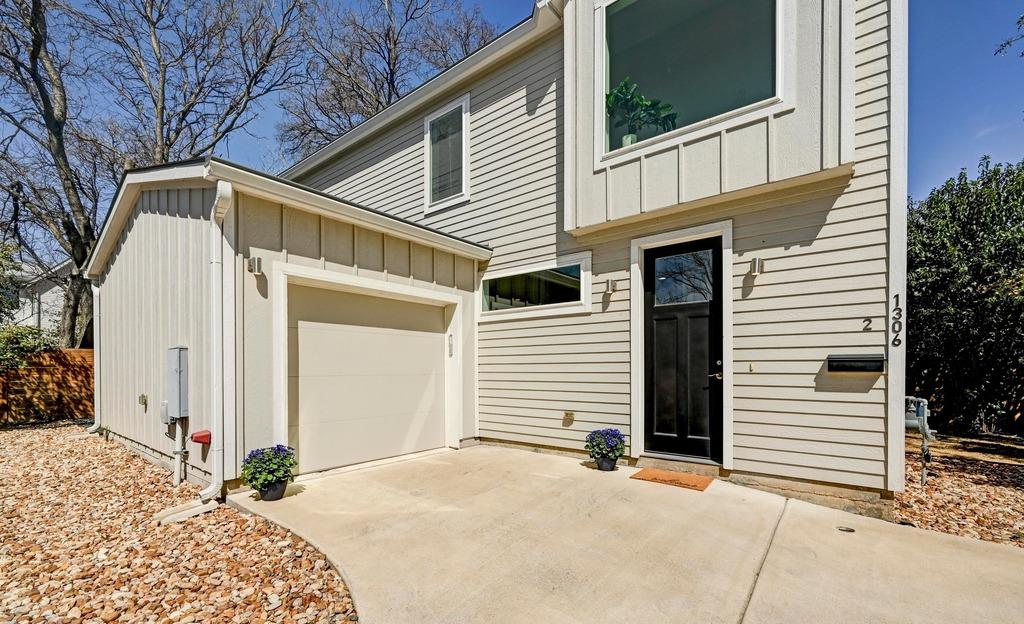 1306 Justin Lane 2 Austin TX 78757 One Car Garage