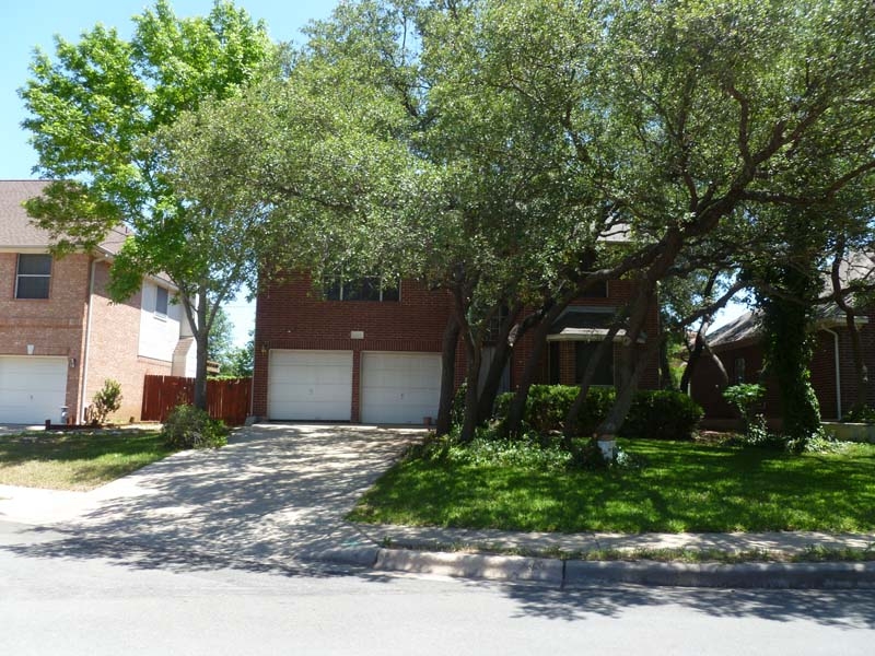 brick home oaklands round rock