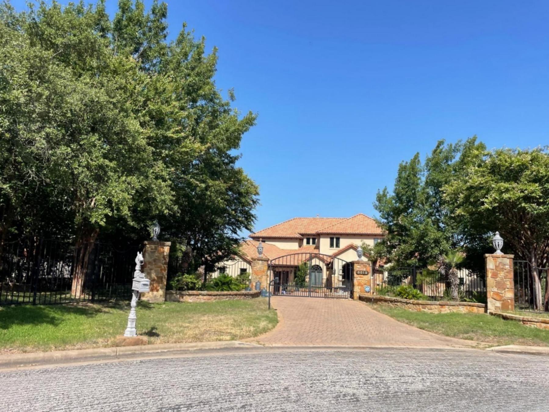 carriage crossing Austin luxury estate