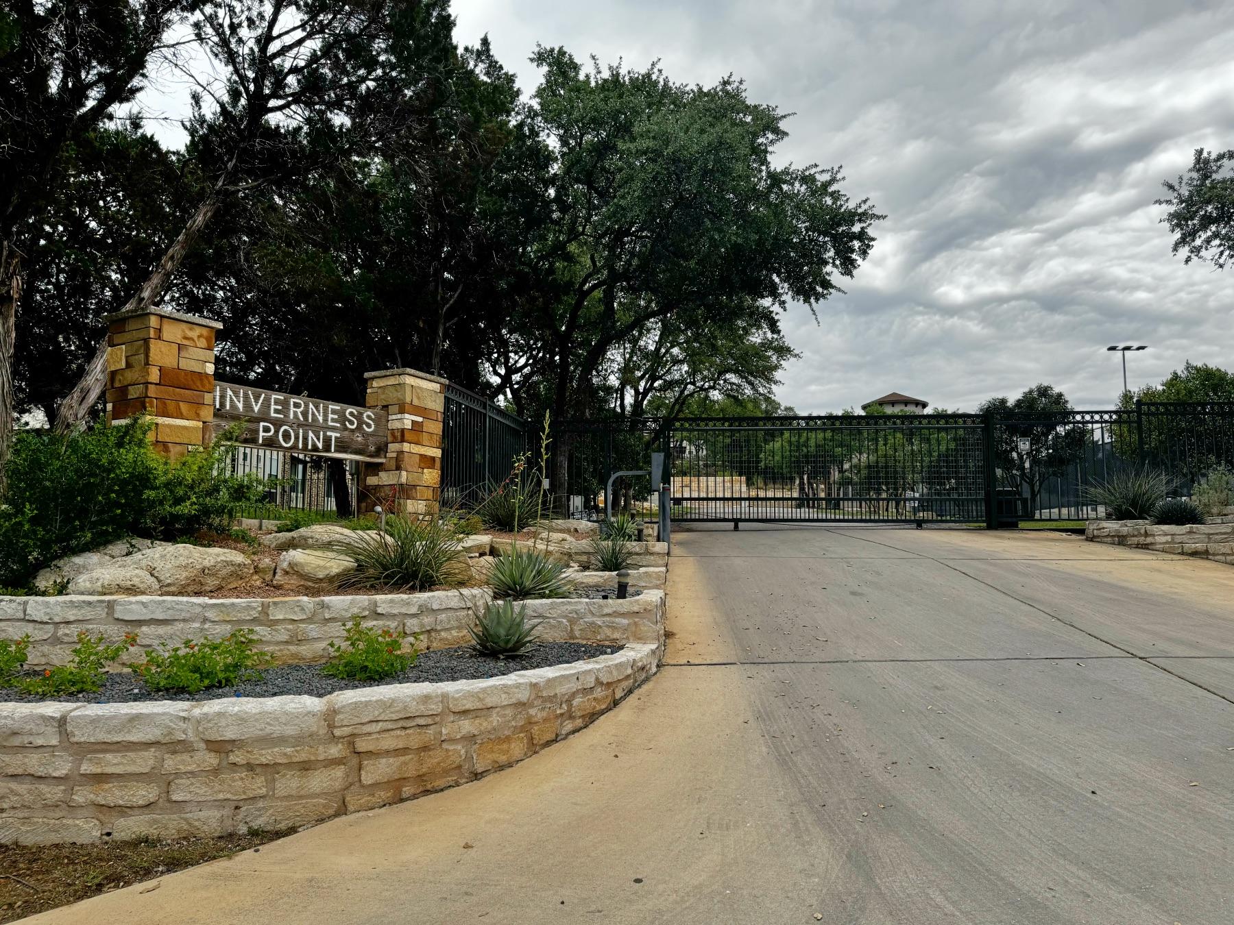 Inverness point spicewood texas 78669