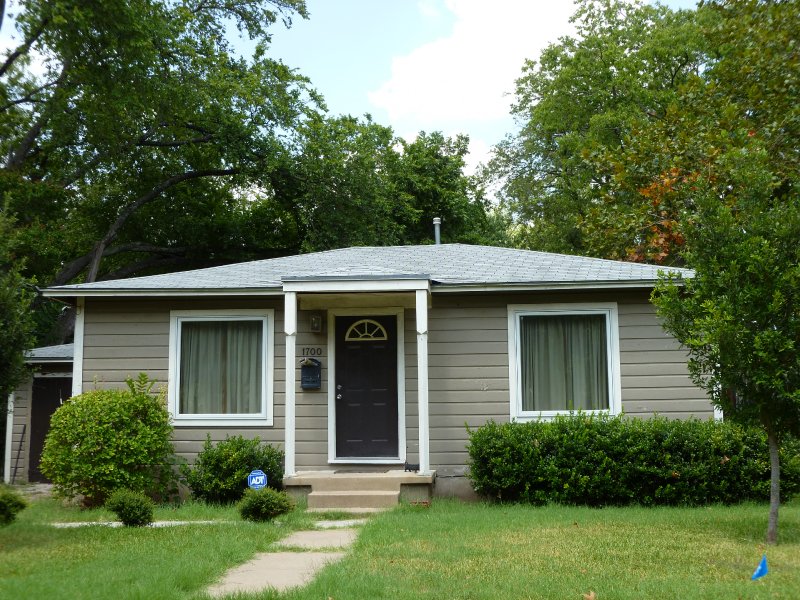 Crestview Central Austin Neighborhood Guide