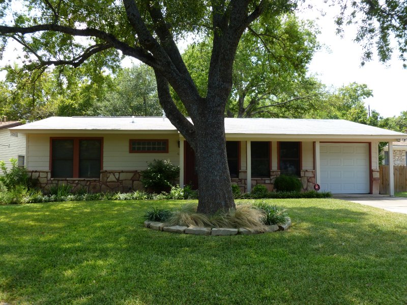 North Loop Central Austin Neighborhood Guide