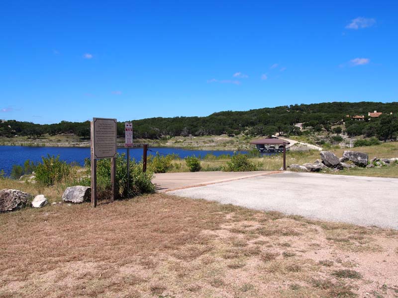 Austin luxury waterfront neighborhoods la Isla at angel bay