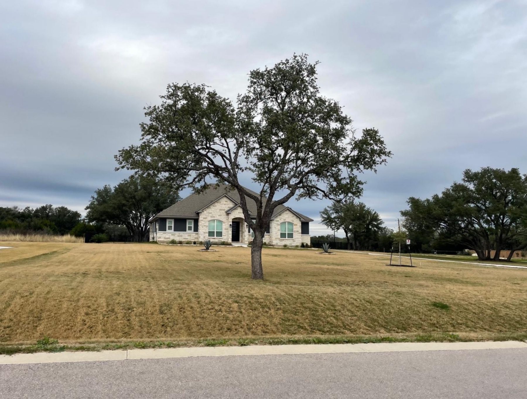 oaks highland village home on large lot in georgetown texas