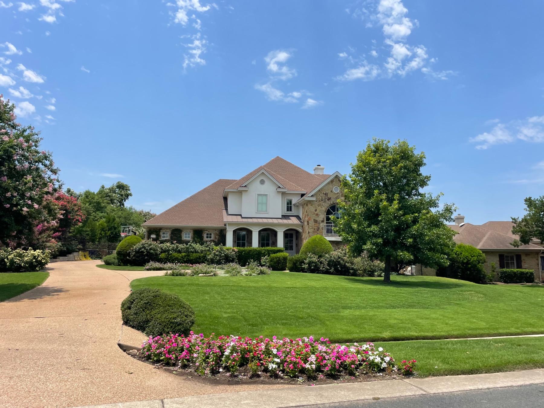 Gaines Ranch home on estate sized lot Austin 78735