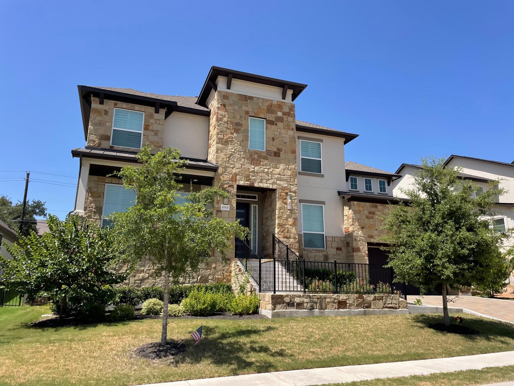 home in lakes edge Austin tx