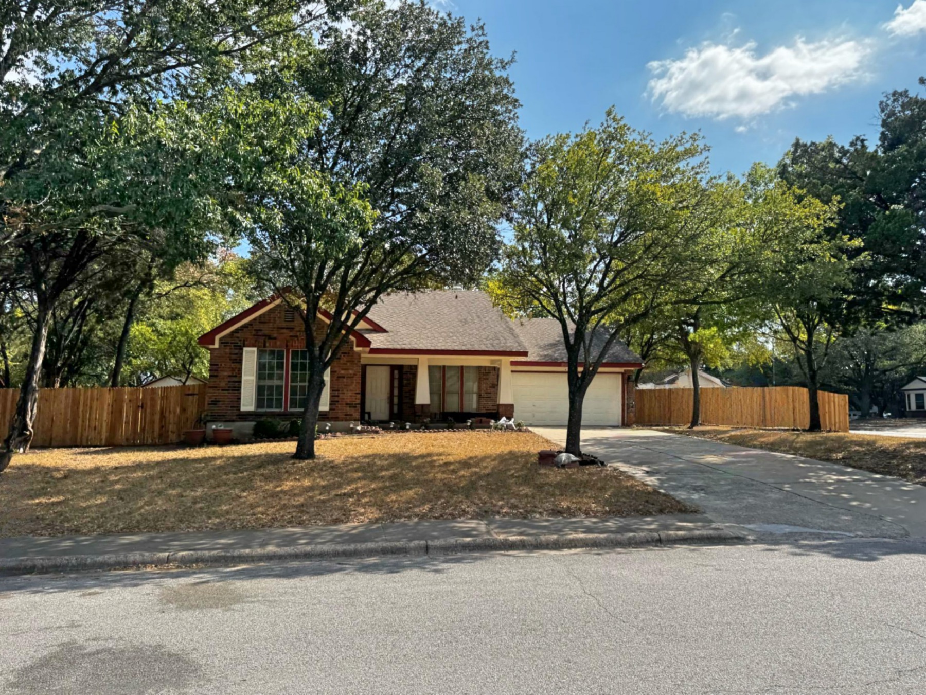 Sunridge Park Austin 78741 home on corner