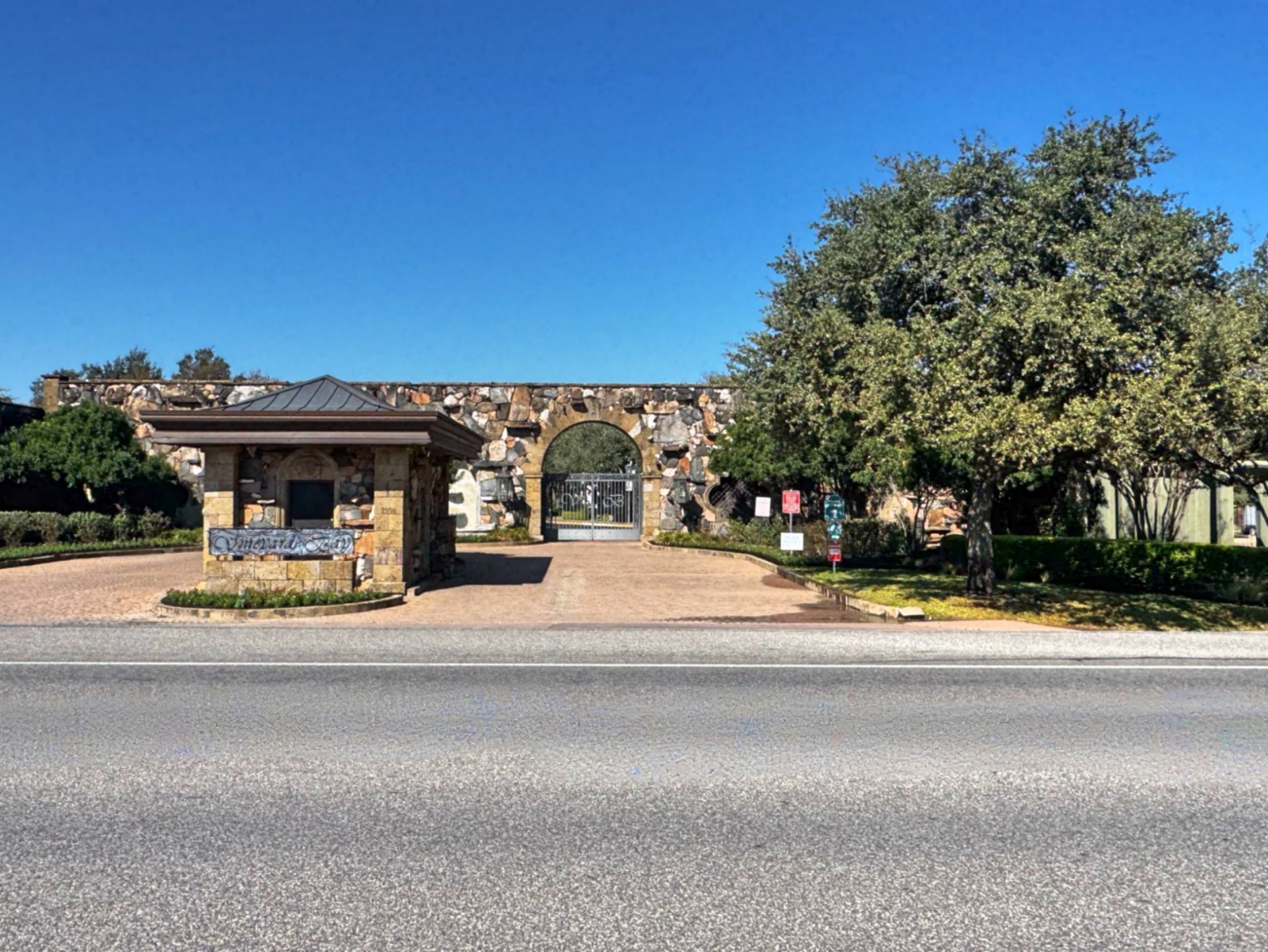 Vineyard Bay Austin 78734 luxury gated community