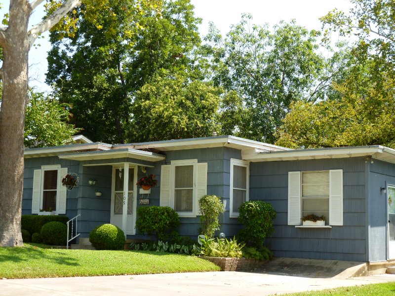 Brentwood Neighborhood Guide Living in Brentwood Austin 78757