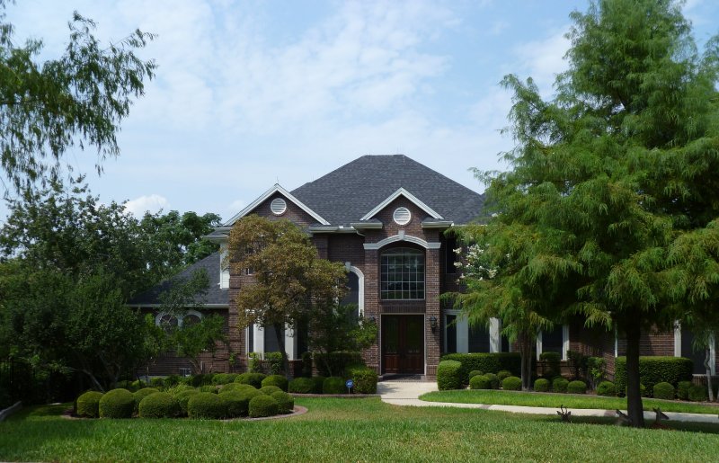 hilly neighborhoods in Austin cat mountain