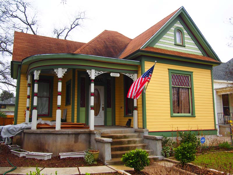 homes near Downtown Austin for $800k east Cesar chavez