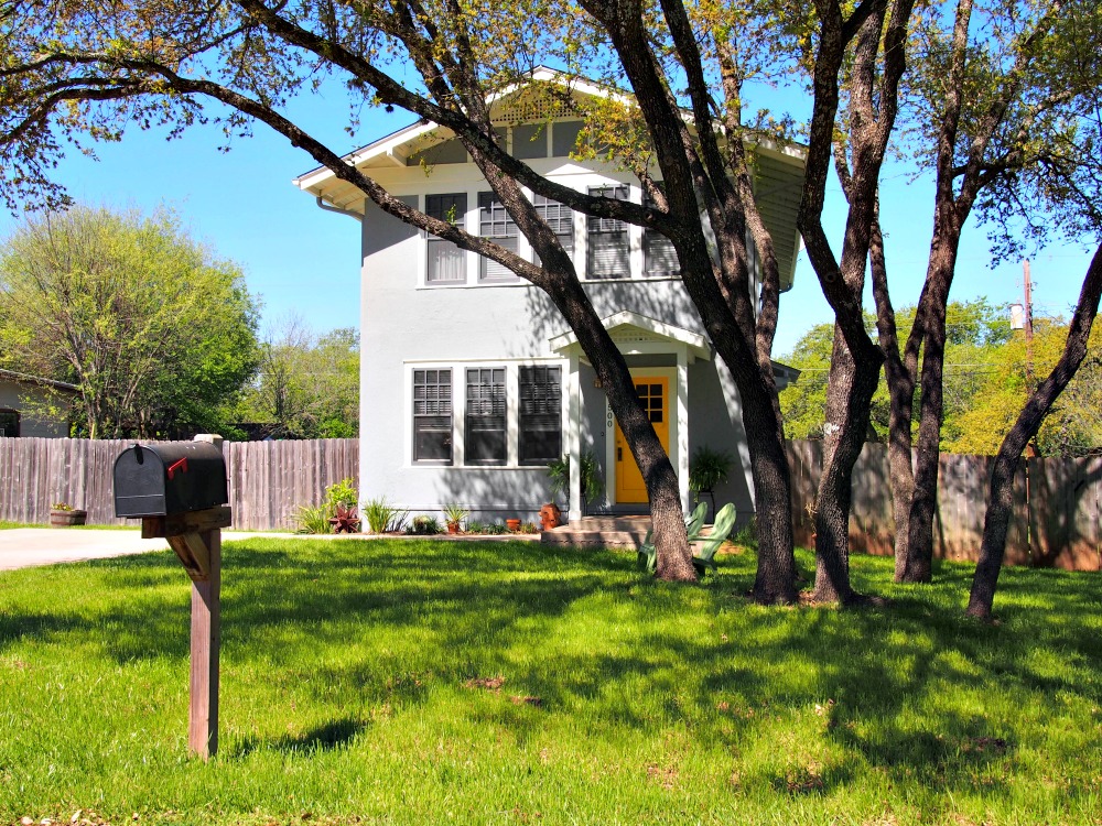 Austin neighborhoods with great schools for $400,000 austin lake hills