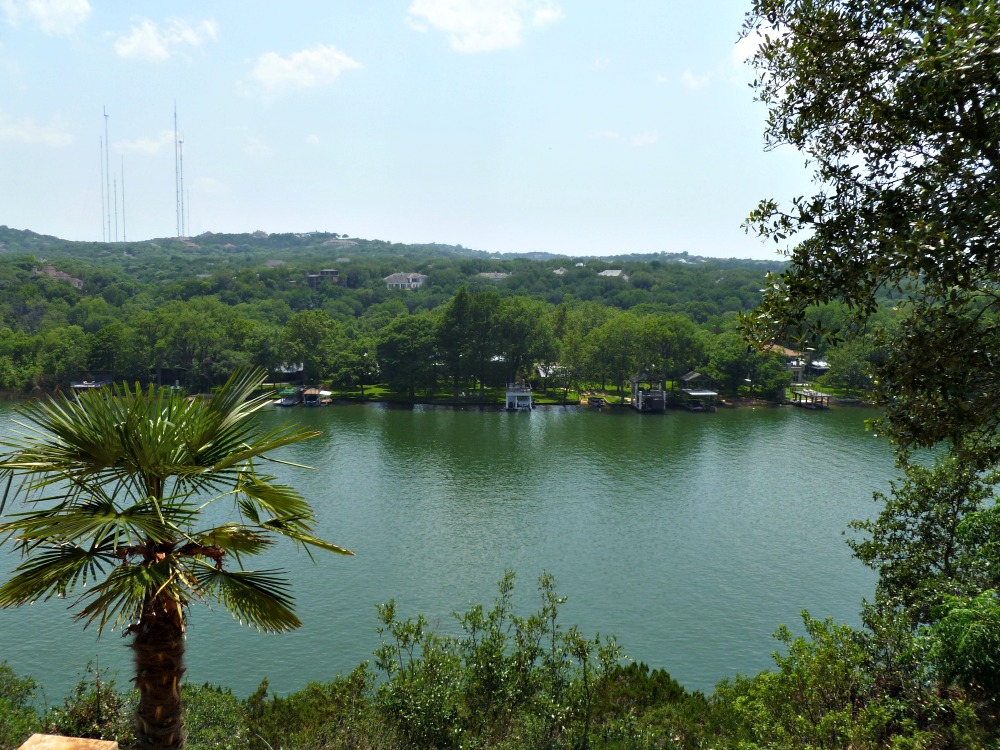 78731 neighborhoods cliff over lake austin