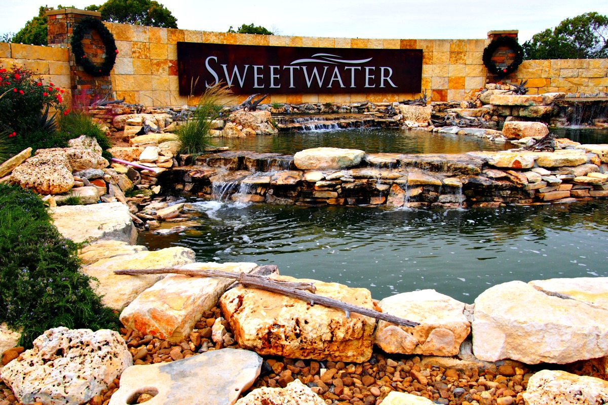 lake travis master planned communities sweetwater