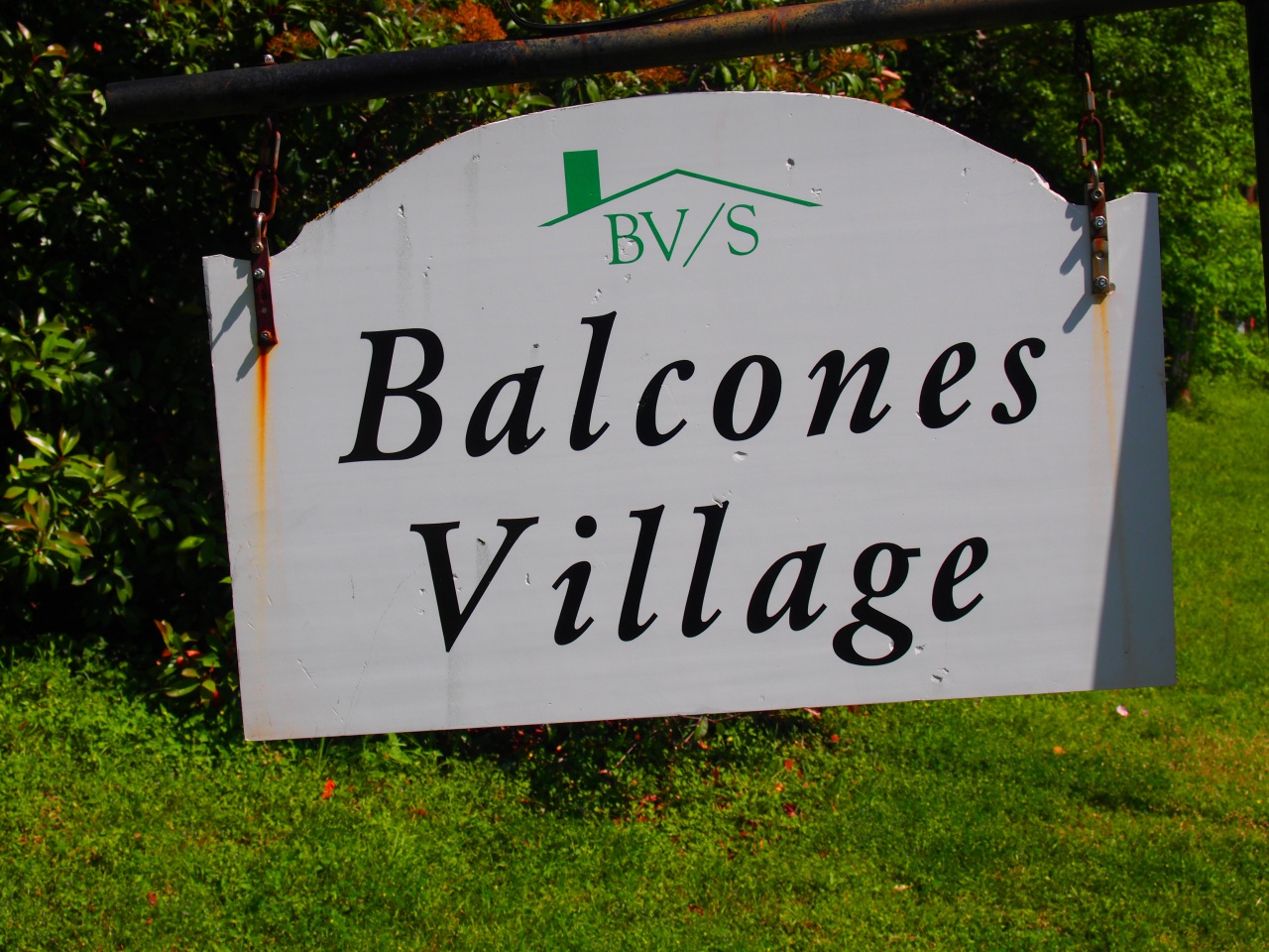 homes near balcones country club