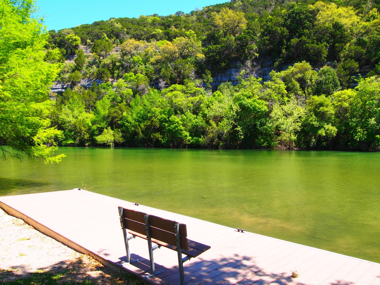 Austin neighborhoods with lake access courtyard