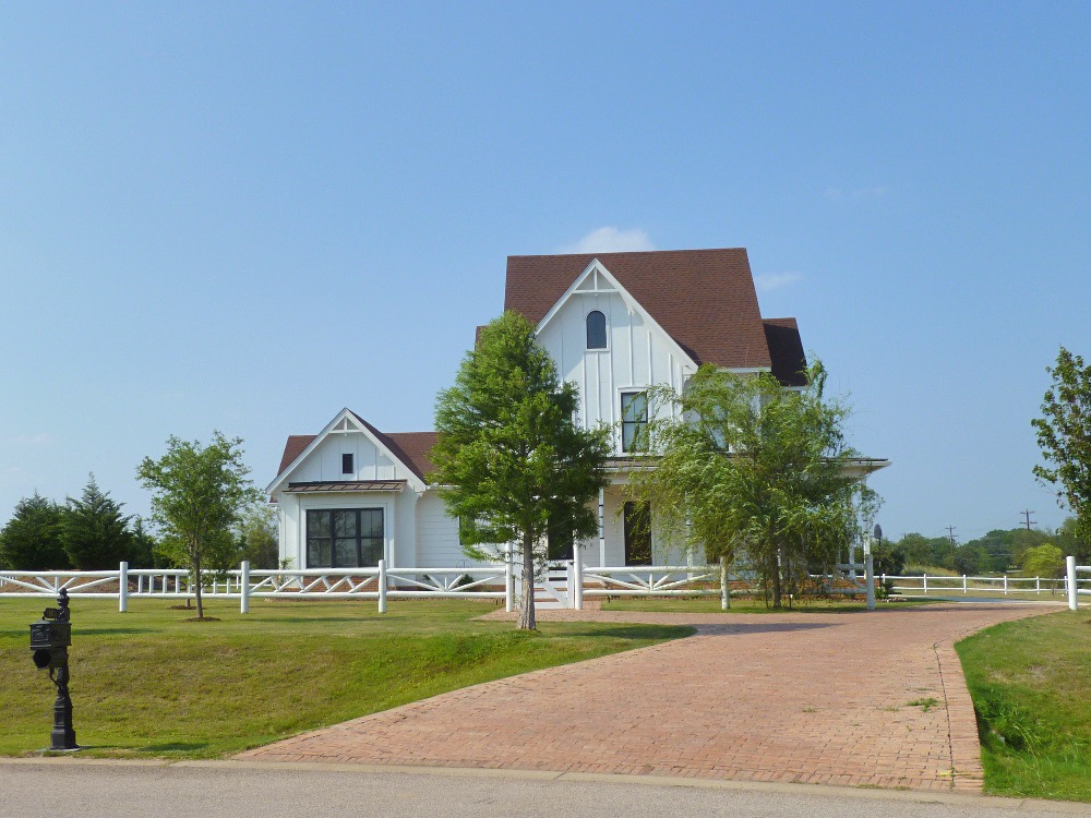 austin neighborhoods modern farmhouses howard ranch