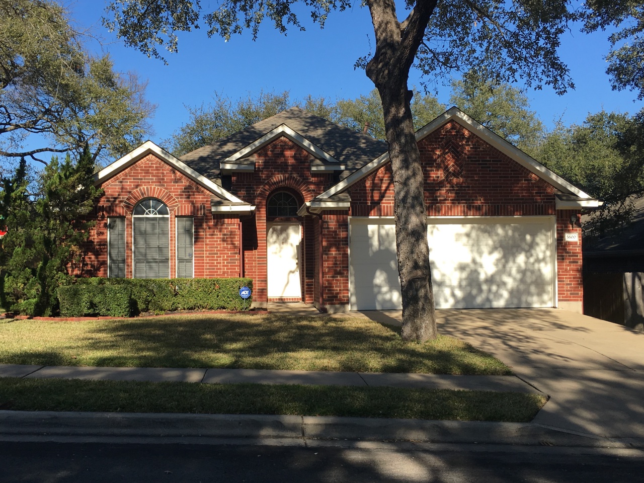 neighborhoods near mopac and slaughter village at western oaks