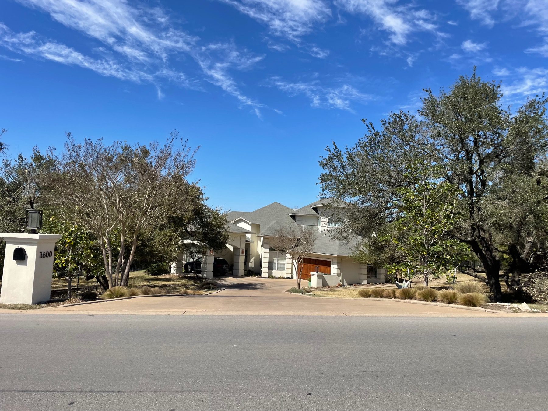 Barton Creek home with car parking Austin texas 78735