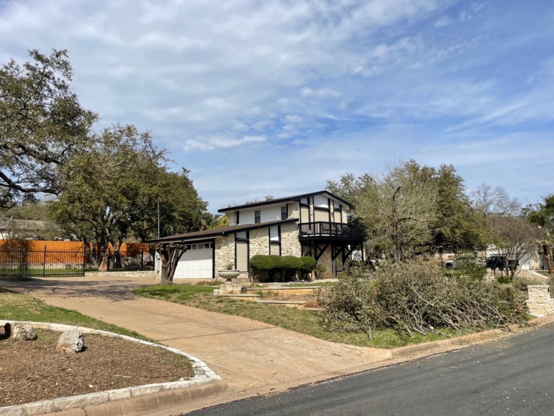 convict hill home side entry garage Austin texas 78749