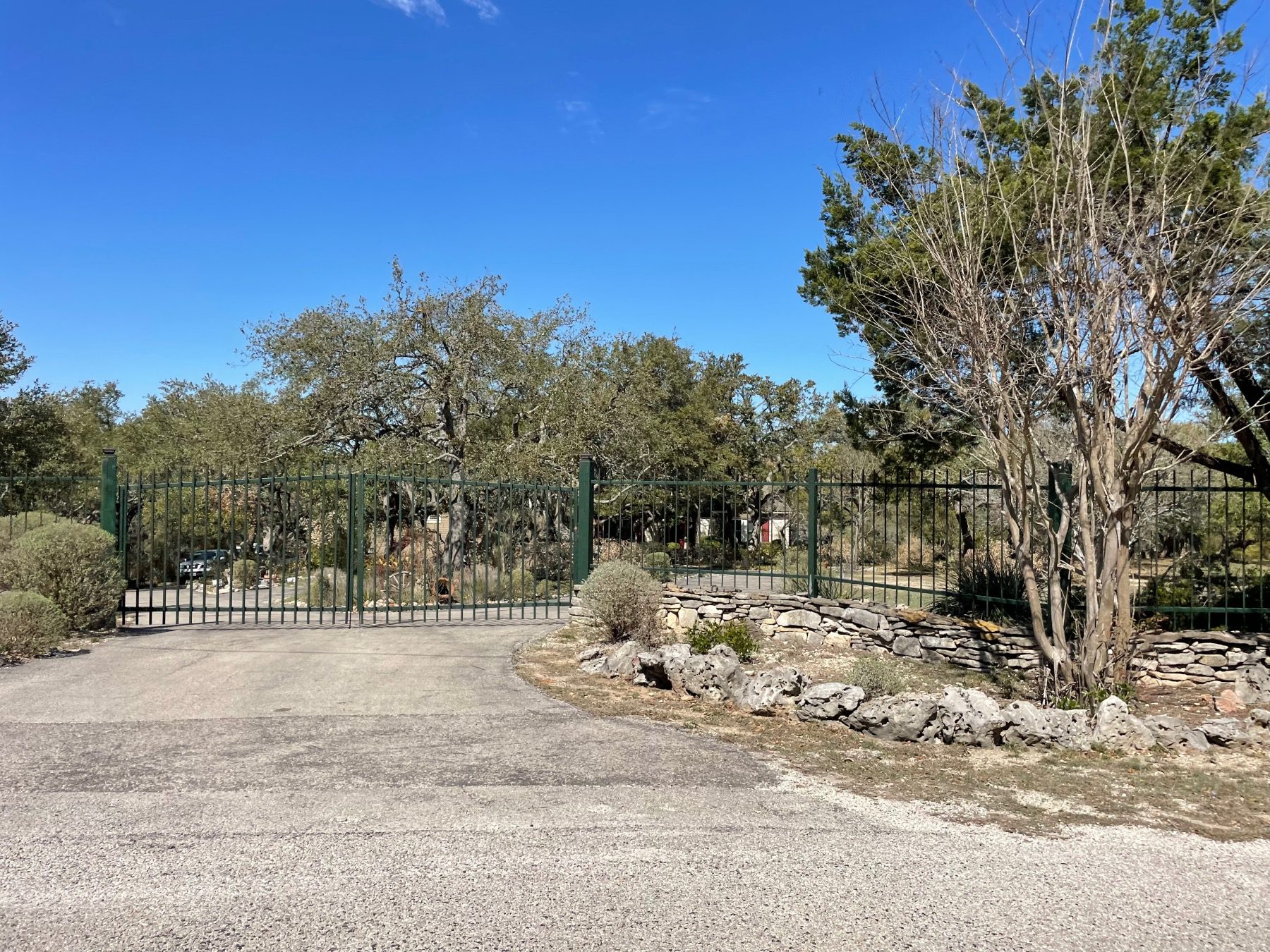 heritage oaks gated home in Austin texas 78737